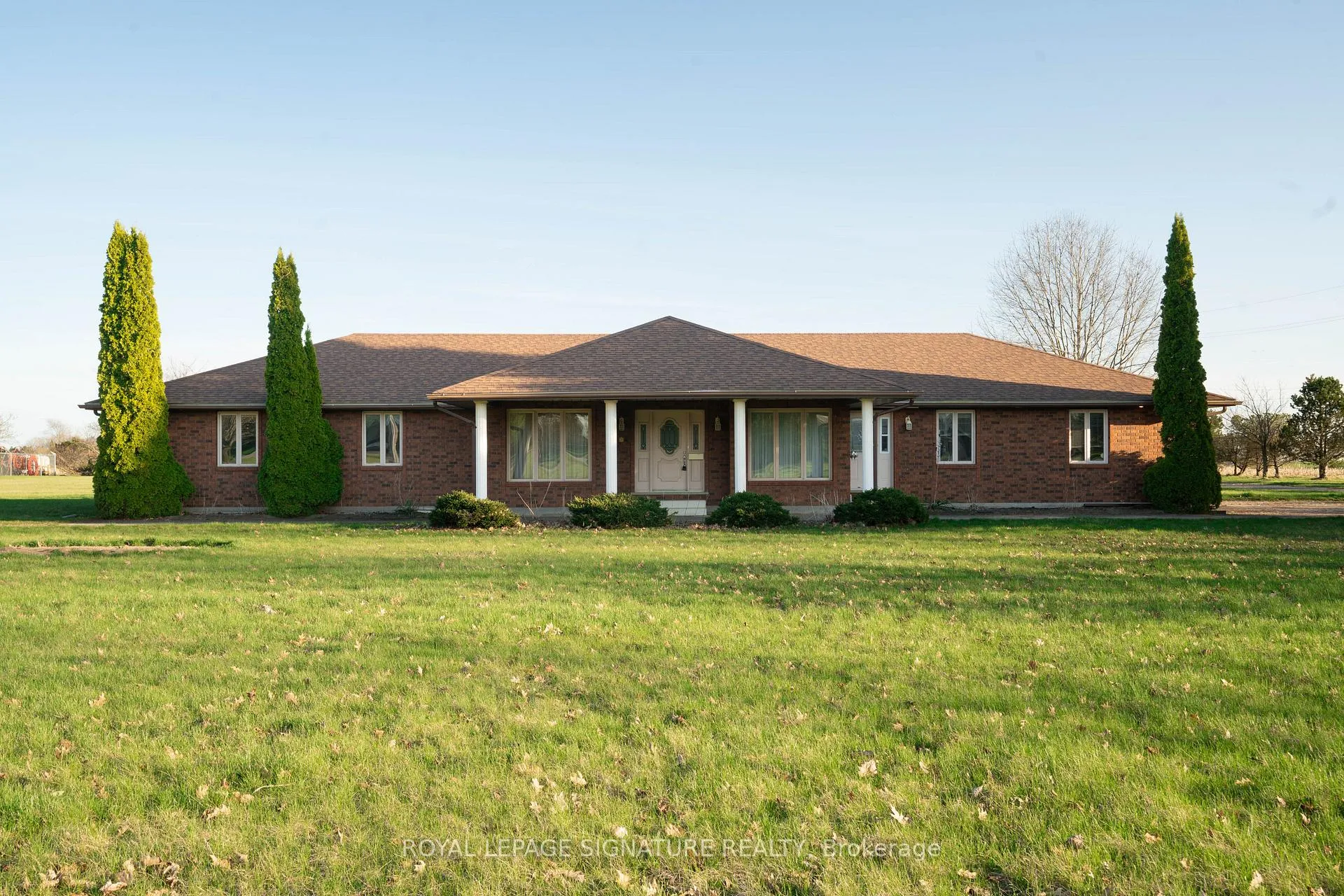 Photo 2 of 24 Brian Drive, Brant, Burford — HOMEH