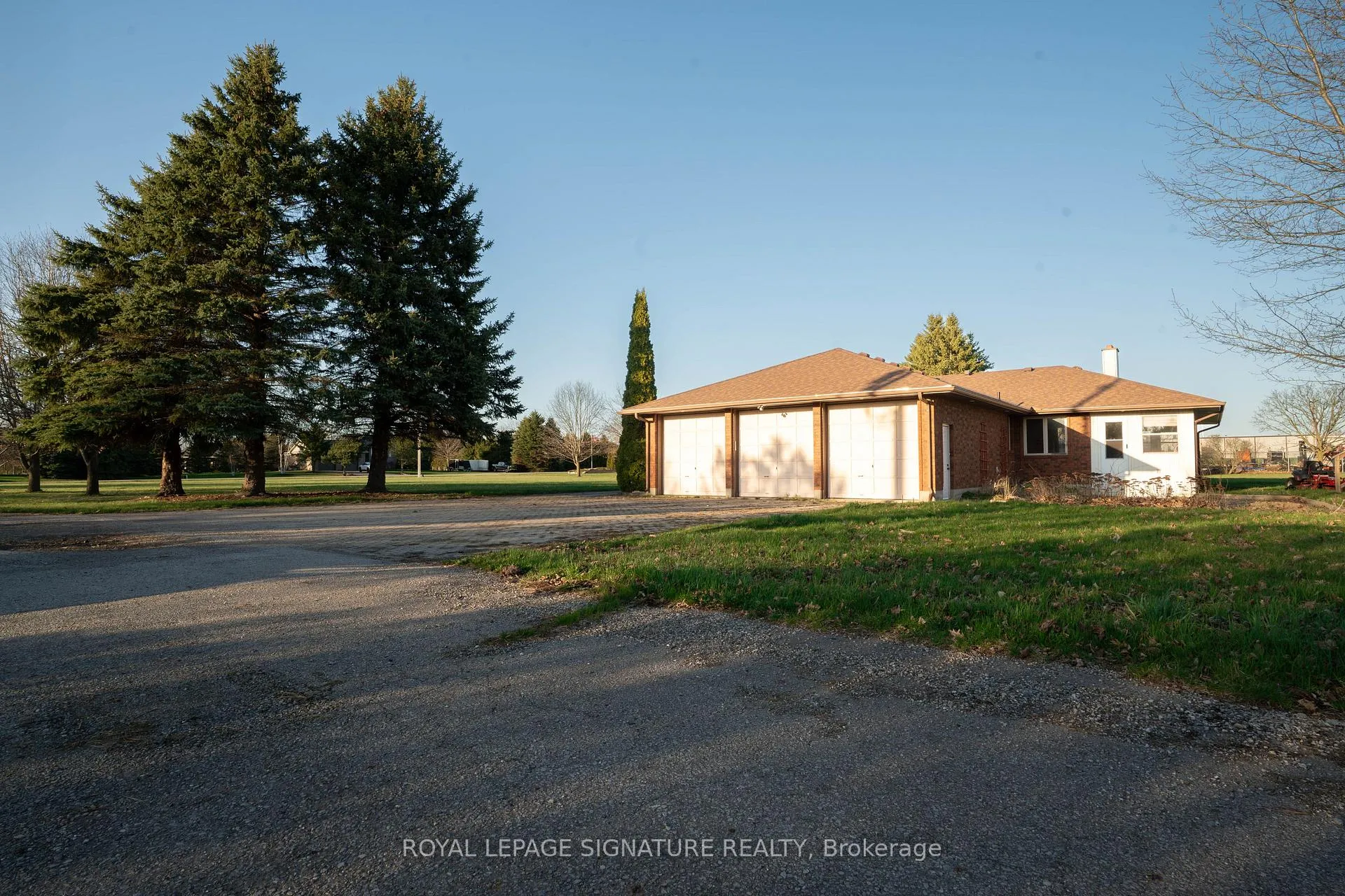 Photo 6 of 24 Brian Drive, Brant, Burford — HOMEH