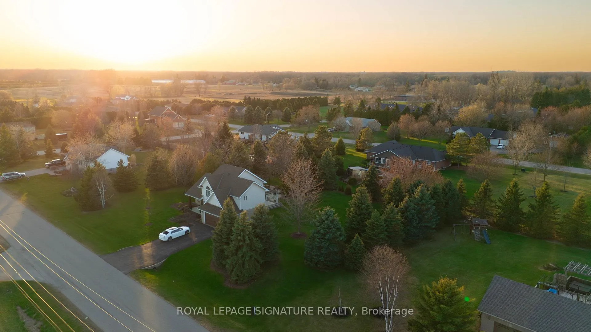 Photo 30 of 24 Brian Drive, Brant, Burford — HOMEH