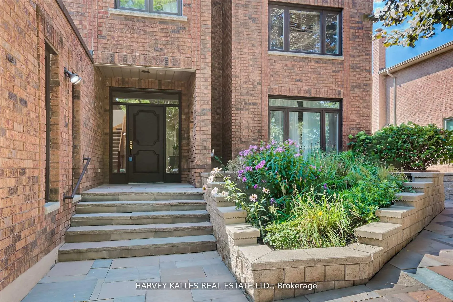 Photo 2 of 62 Prince Edward Boulevard, Markham, Thornlea — HOMEH
