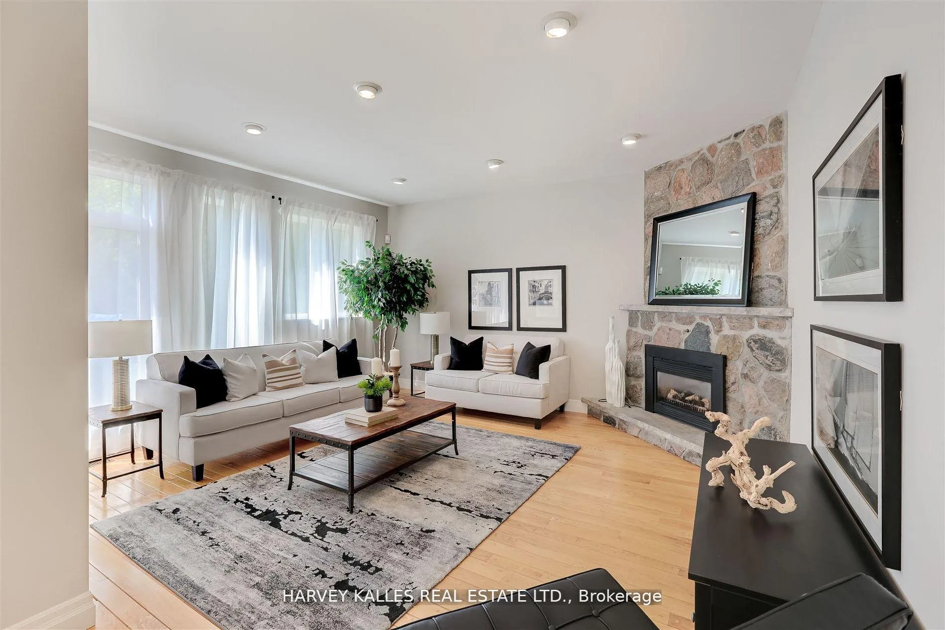 Photo 17 of 62 Prince Edward Boulevard, Markham, Thornlea — HOMEH