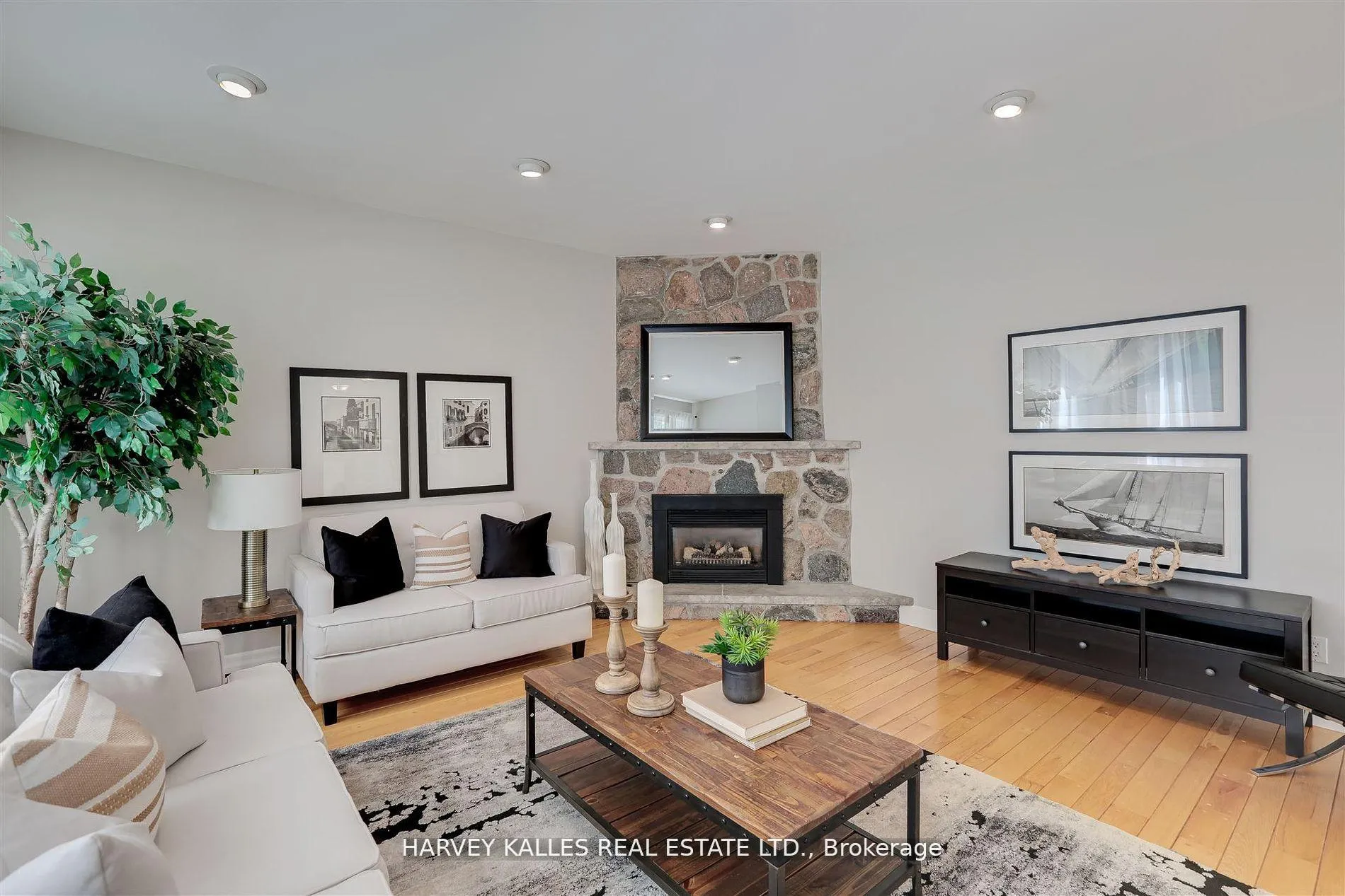Photo 18 of 62 Prince Edward Boulevard, Markham, Thornlea — HOMEH