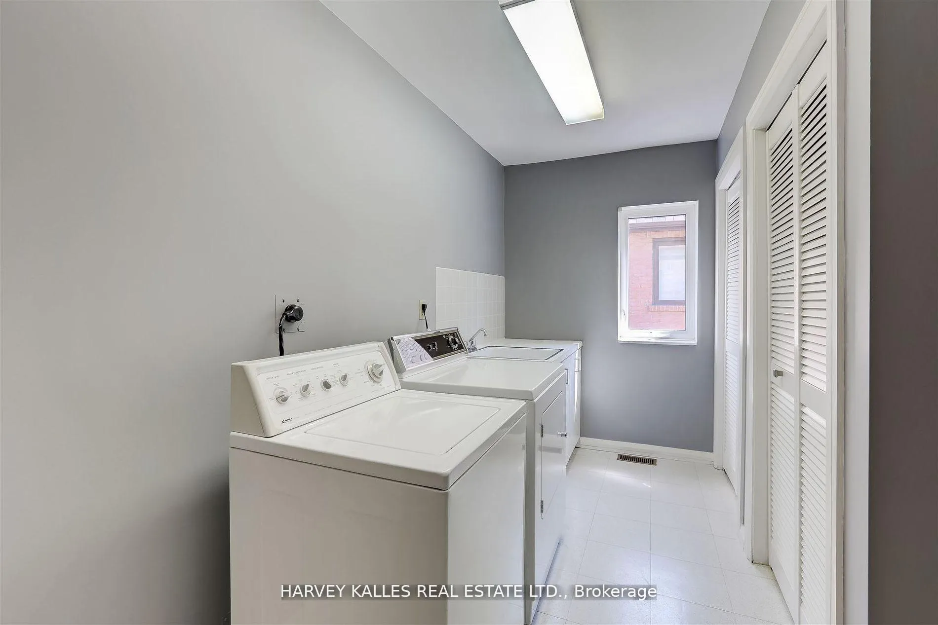 Photo 32 of 62 Prince Edward Boulevard, Markham, Thornlea — HOMEH