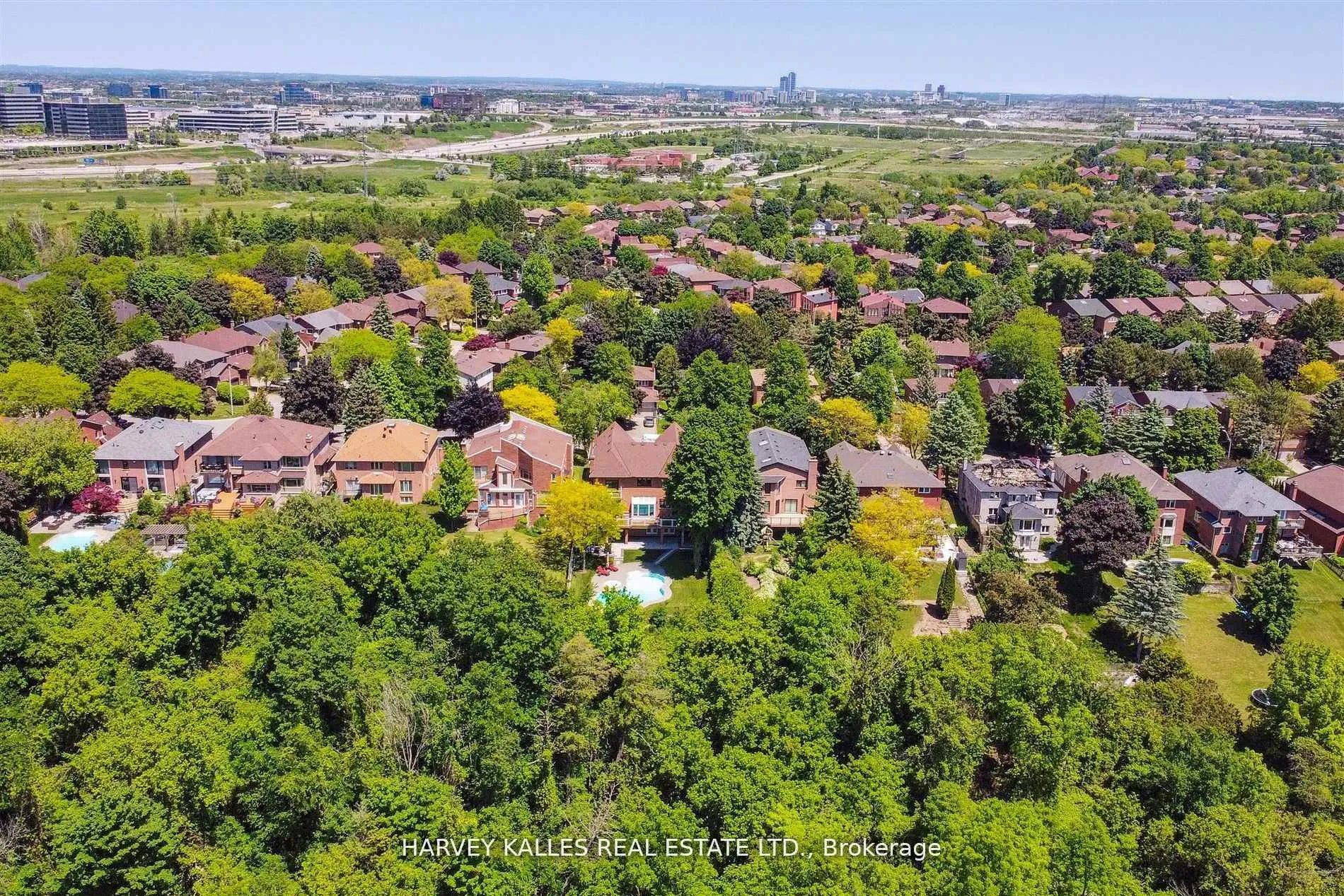 Photo 39 of 62 Prince Edward Boulevard, Markham, Thornlea — HOMEH