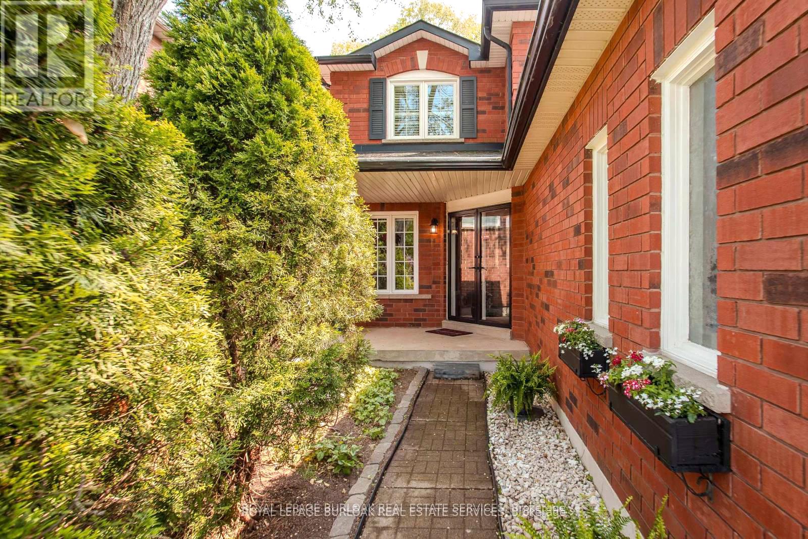 Photo 3 of 561 Phoebe Crescent, Burlington, Appleby — HOMEH