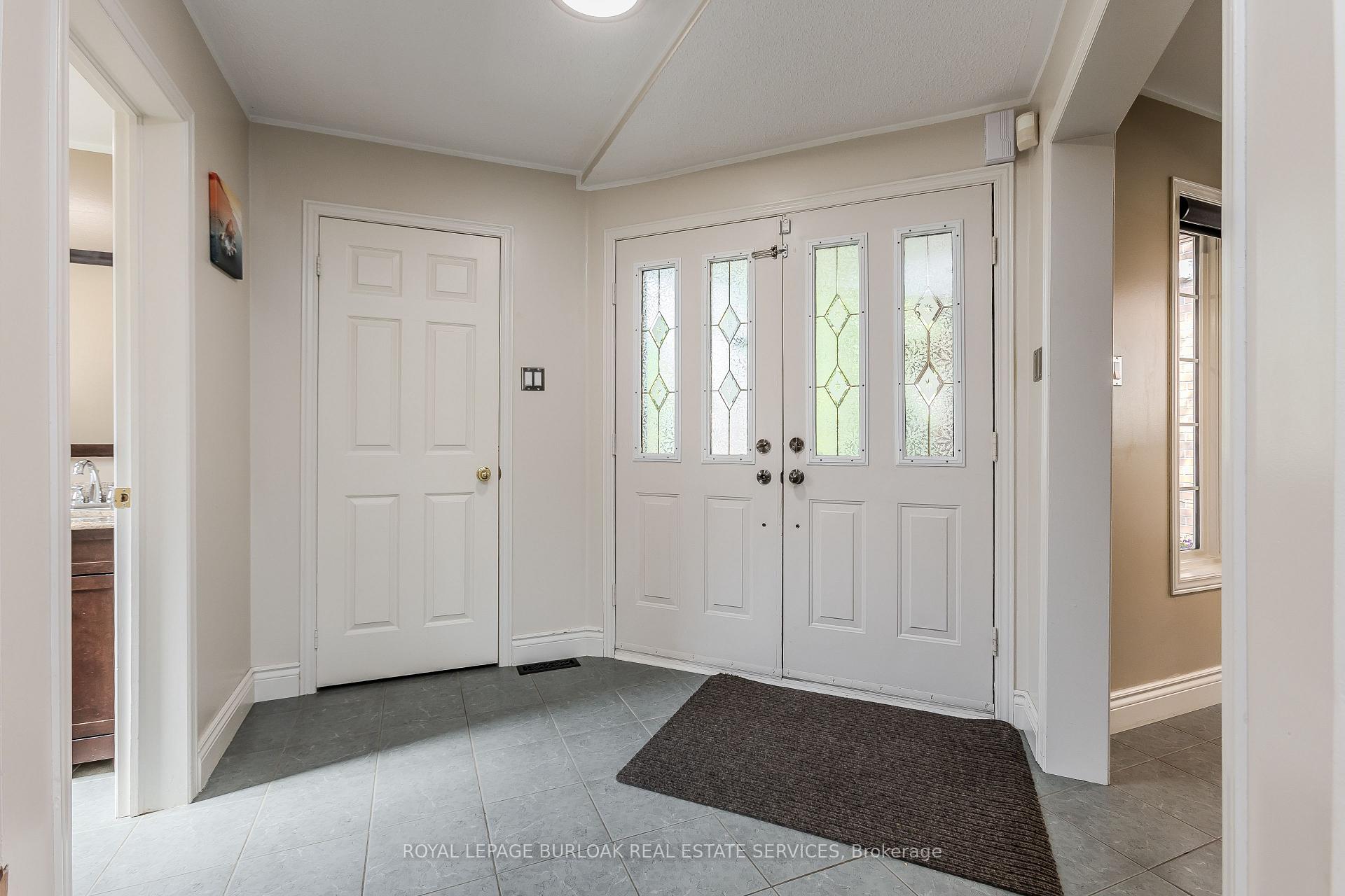 Photo 7 of 561 Phoebe Crescent, Burlington, Appleby — HOMEH