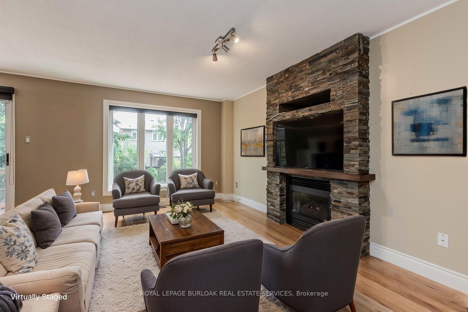 Photo 4 of 561 Phoebe Crescent, Burlington, Appleby — HOMEH