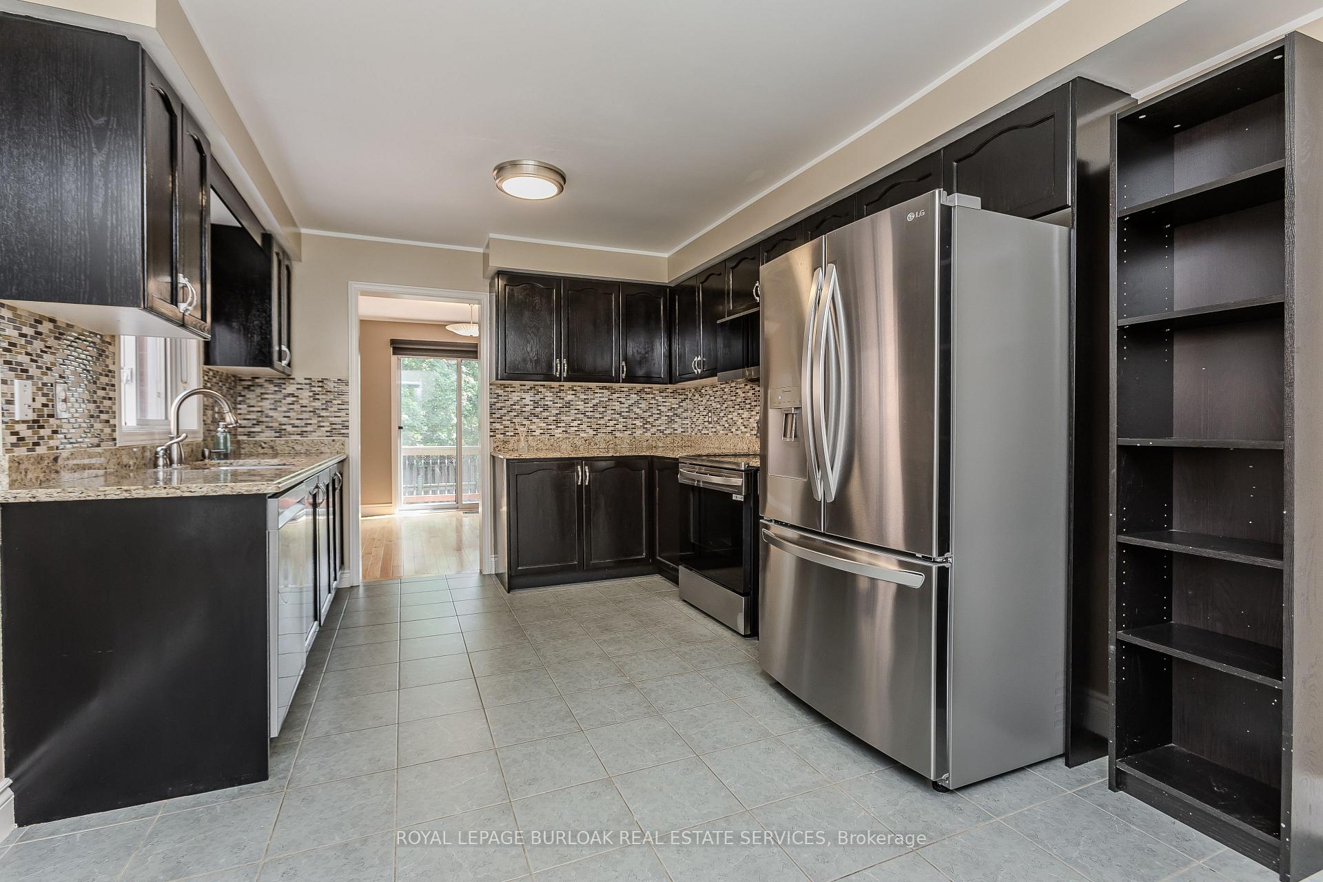 Photo 18 of 561 Phoebe Crescent, Burlington, Appleby — HOMEH