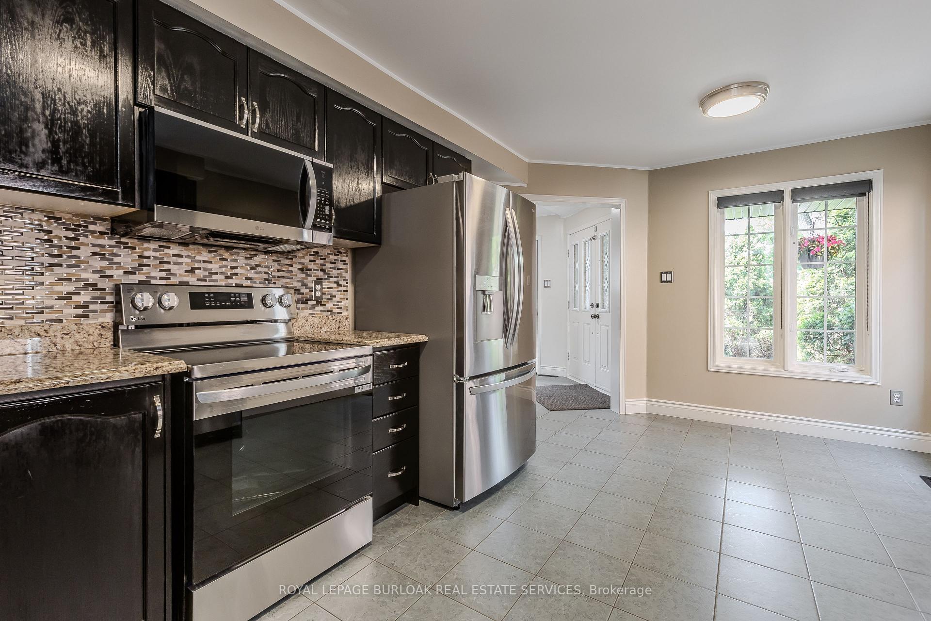 Photo 8 of 561 Phoebe Crescent, Burlington, Appleby — HOMEH