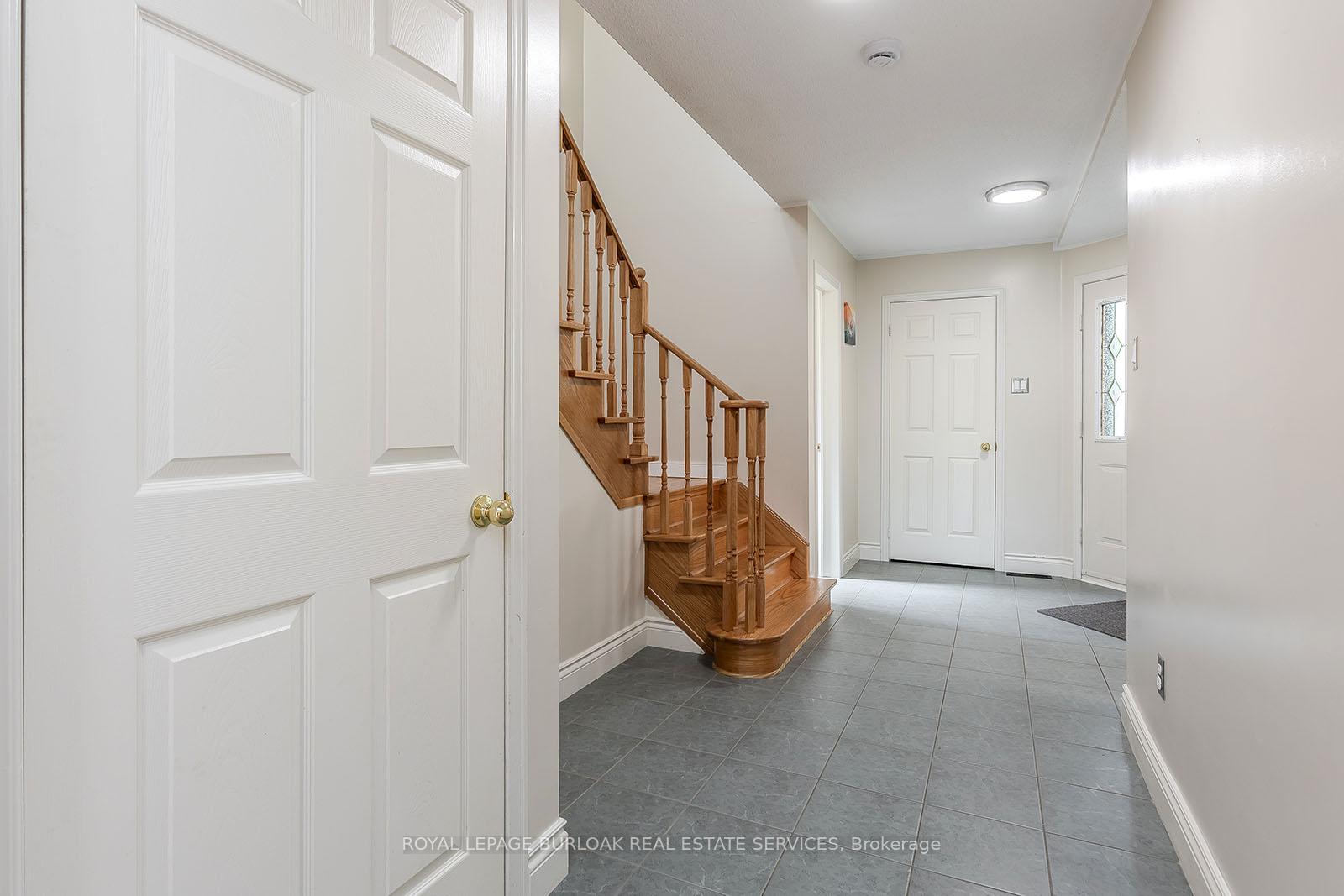 Photo 30 of 561 Phoebe Crescent, Burlington, Appleby — HOMEH