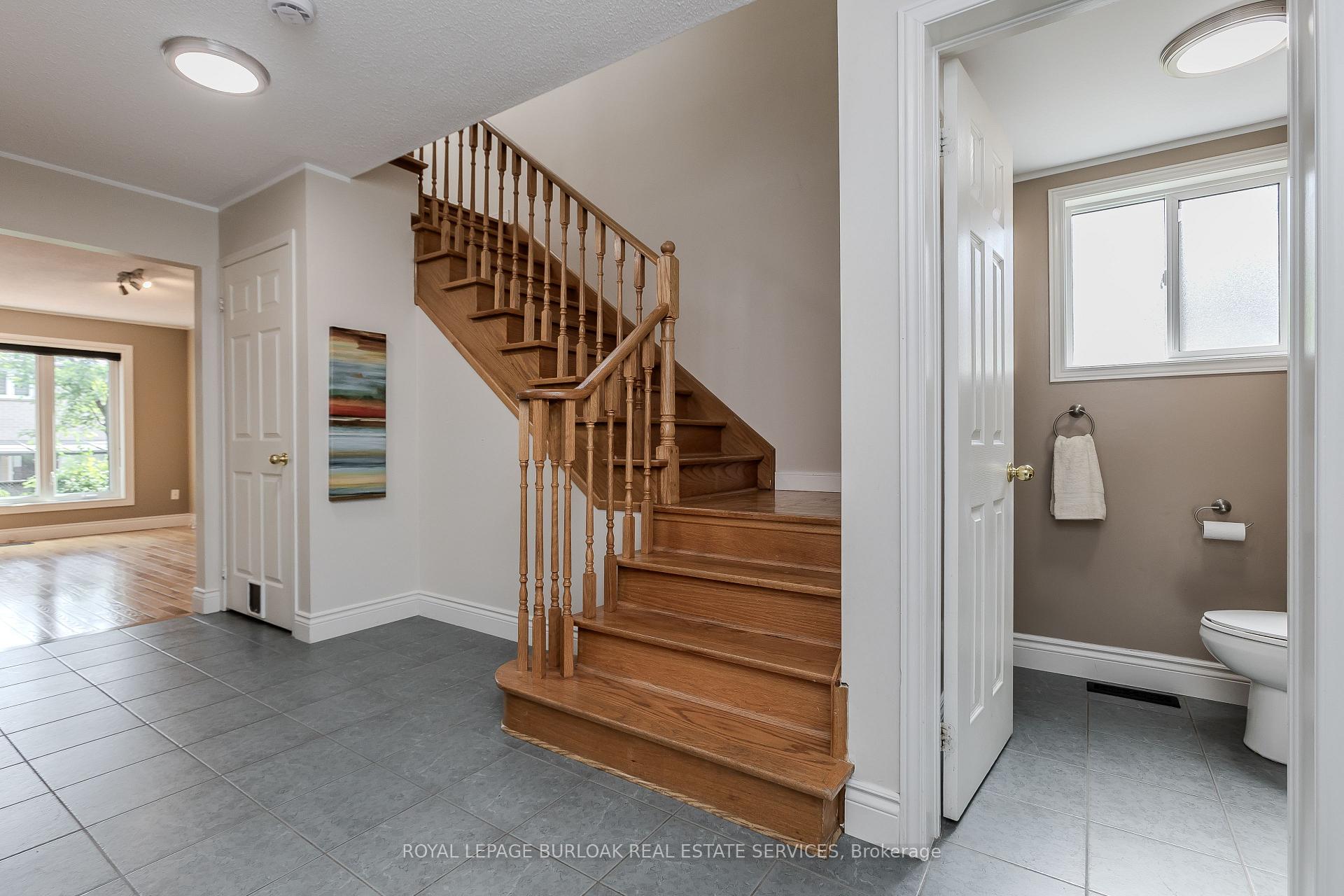 Photo 23 of 561 Phoebe Crescent, Burlington, Appleby — HOMEH