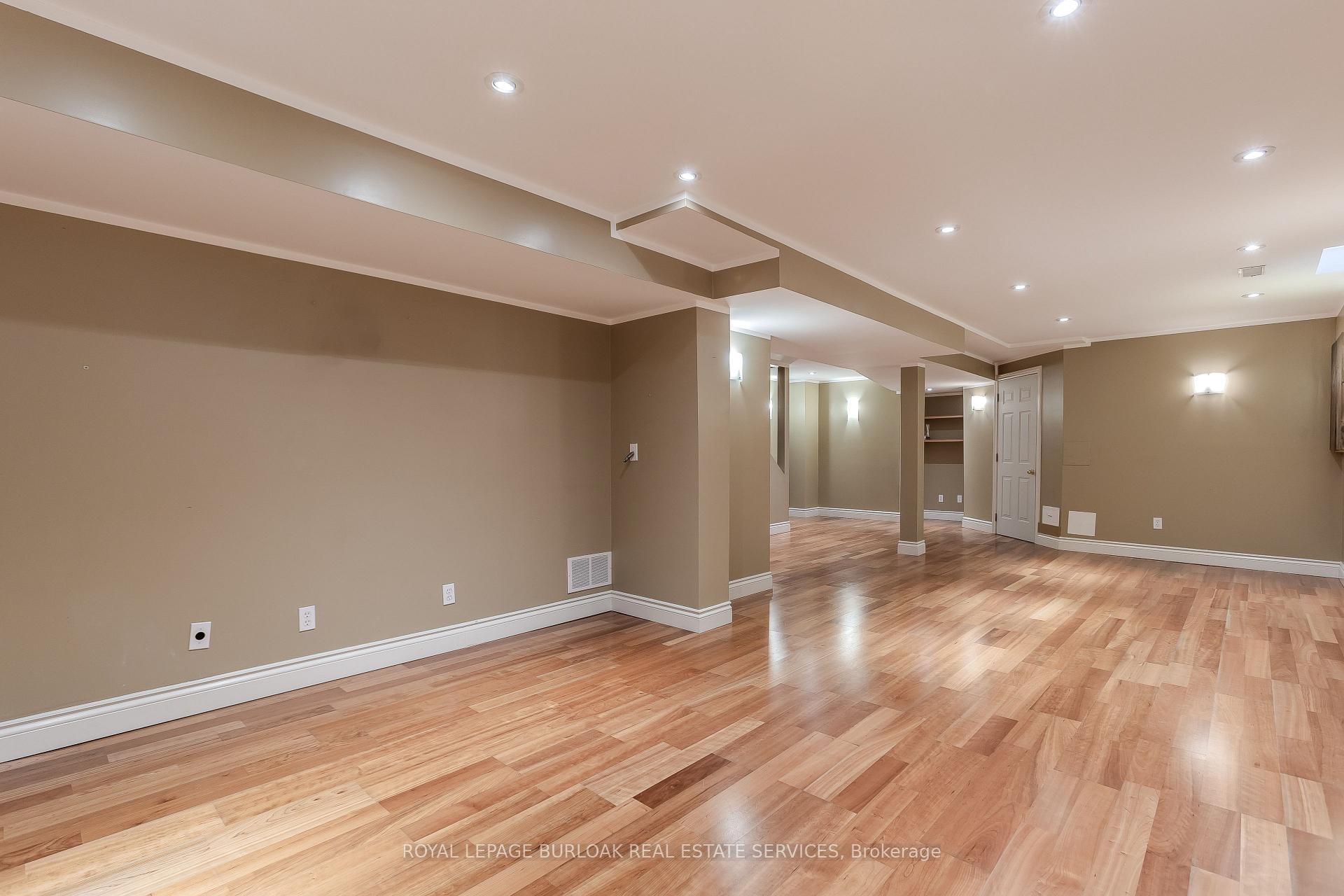 Photo 10 of 561 Phoebe Crescent, Burlington, Appleby — HOMEH