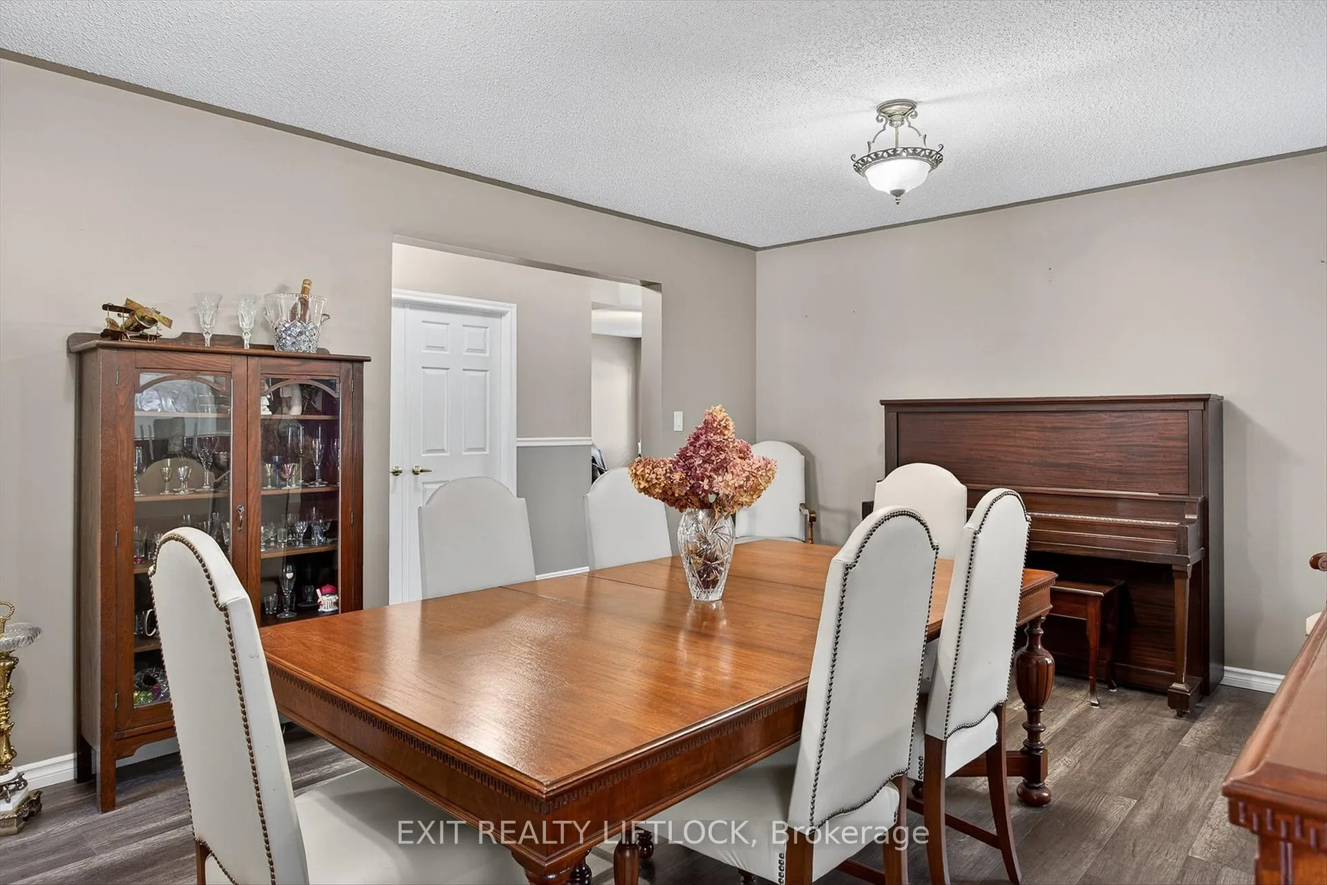 Photo 4 of 1403 Ireland Drive, Peterborough, Monaghan Ward 2 — HOMEH