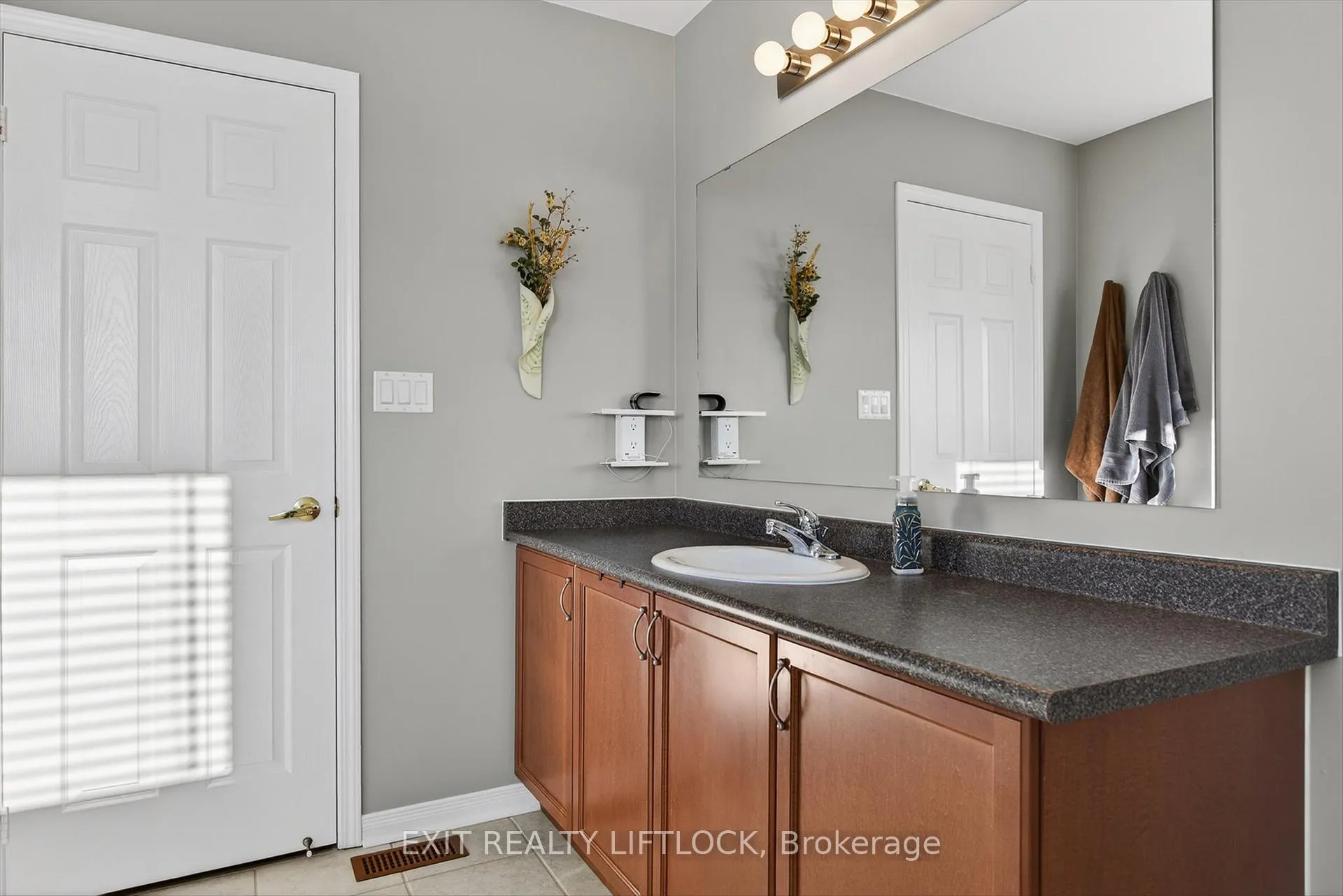 Photo 12 of 1403 Ireland Drive, Peterborough, Monaghan Ward 2 — HOMEH