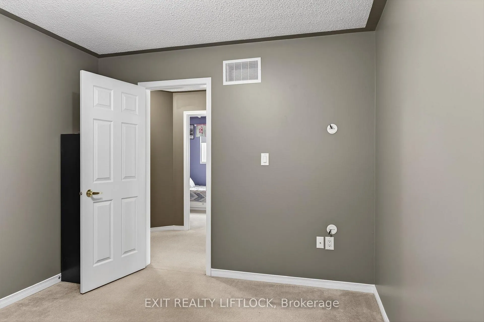 Photo 13 of 1403 Ireland Drive, Peterborough, Monaghan Ward 2 — HOMEH