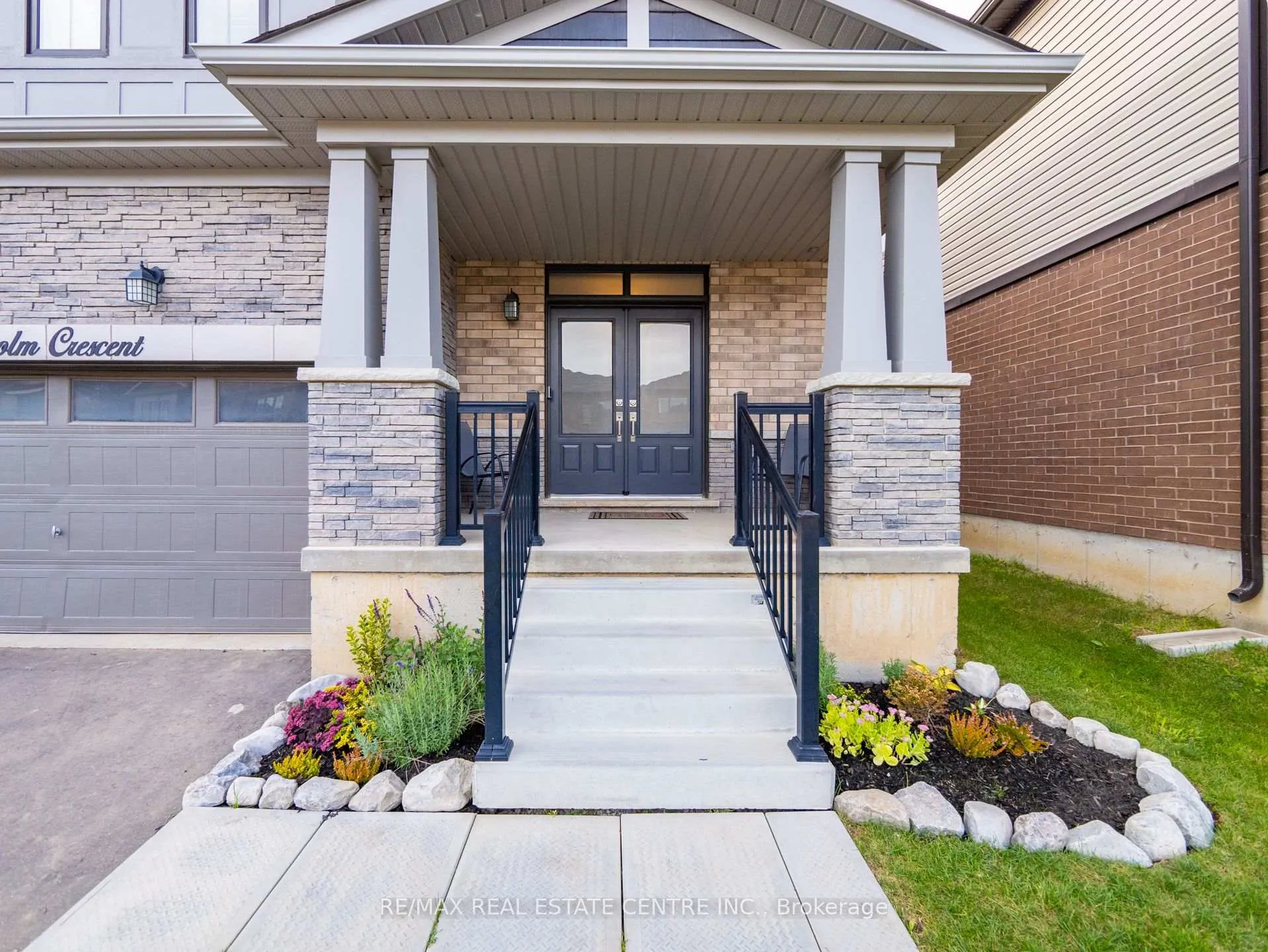 Photo 2 of 25 Malcolm Crescent, Haldimand — HOMEH