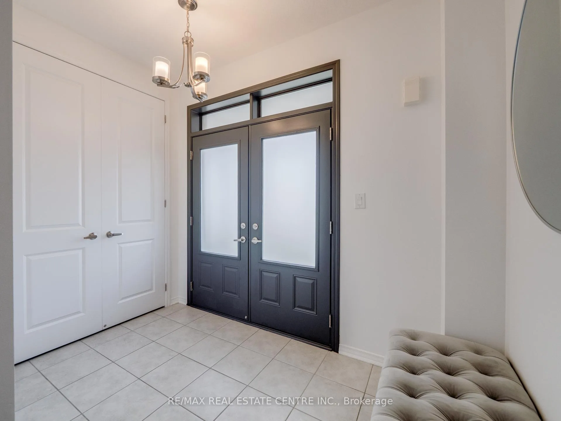 Photo 5 of 25 Malcolm Crescent, Haldimand — HOMEH