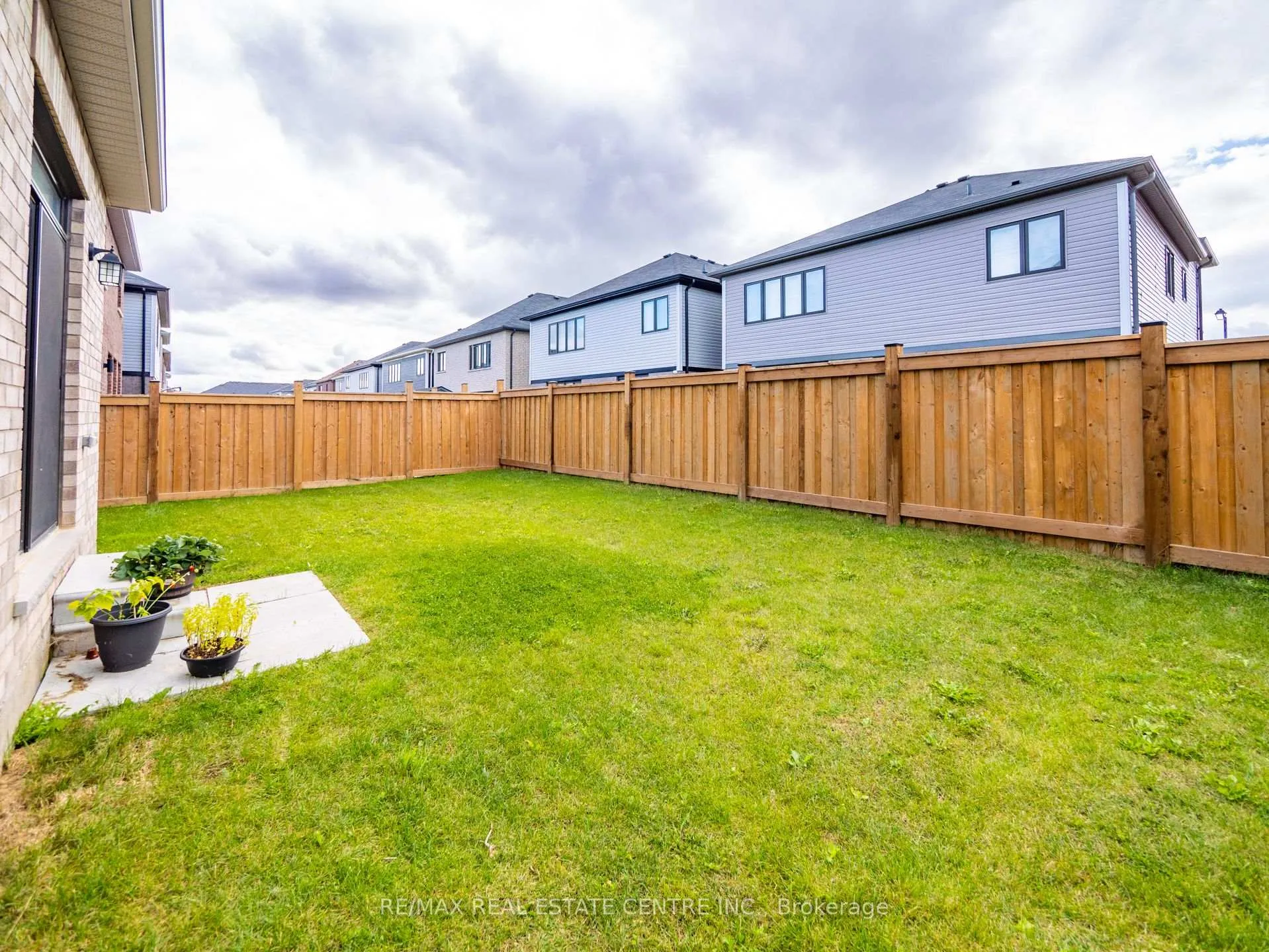 Photo 32 of 25 Malcolm Crescent, Haldimand — HOMEH
