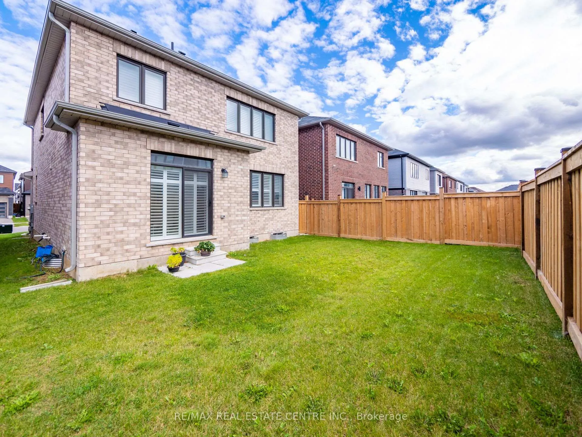 Photo 33 of 25 Malcolm Crescent, Haldimand — HOMEH