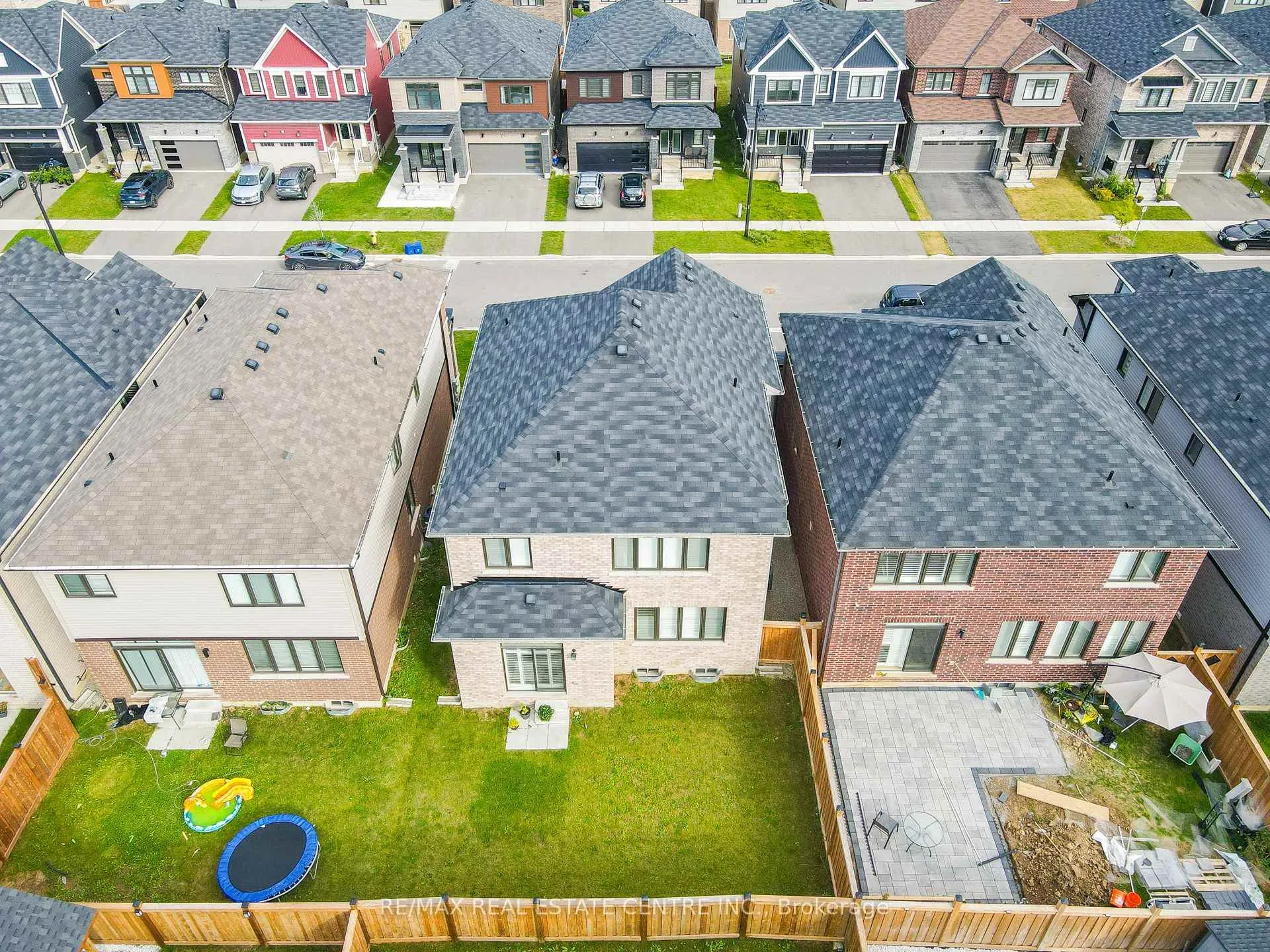 Photo 34 of 25 Malcolm Crescent, Haldimand — HOMEH