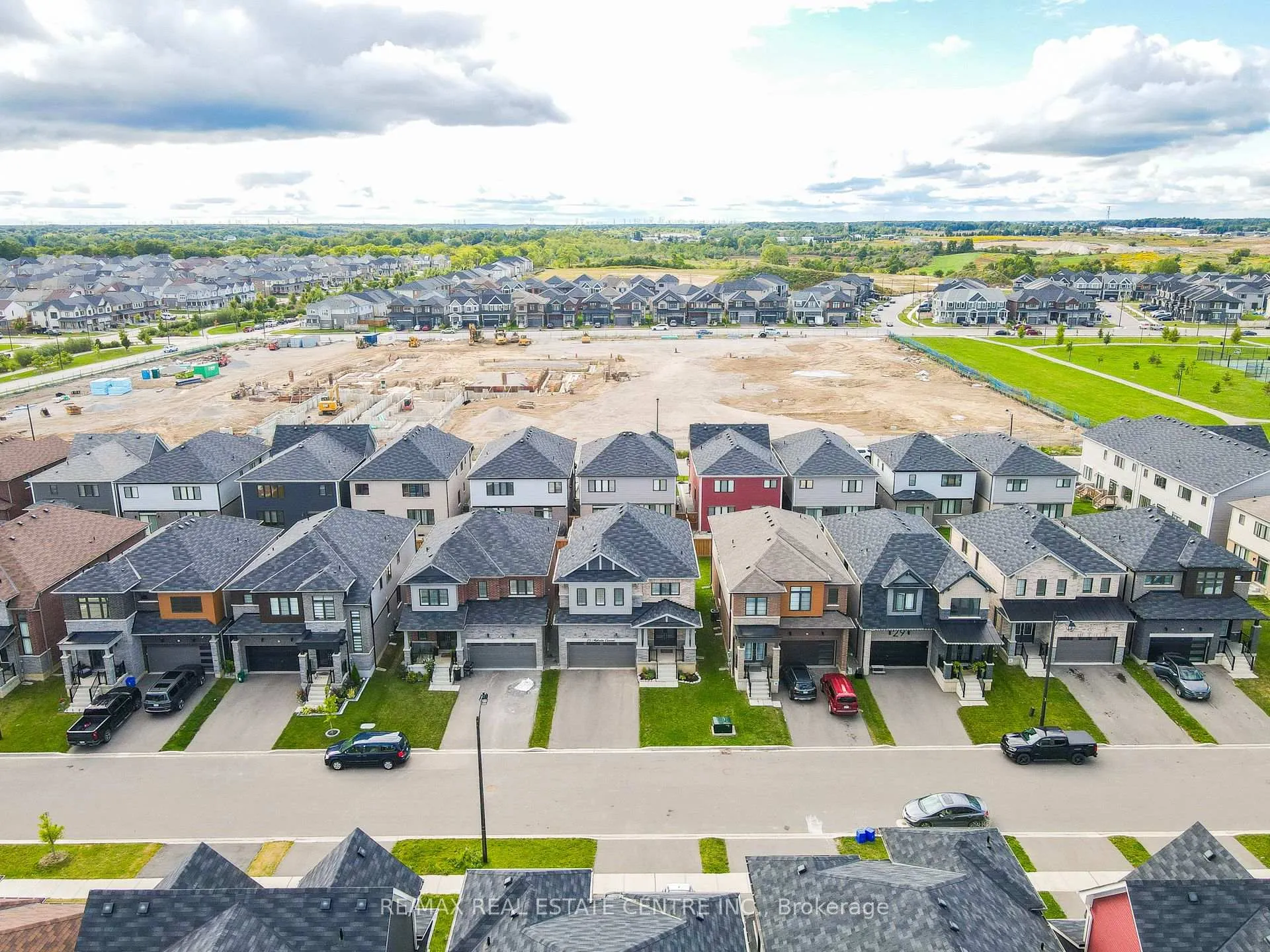 Photo 38 of 25 Malcolm Crescent, Haldimand — HOMEH