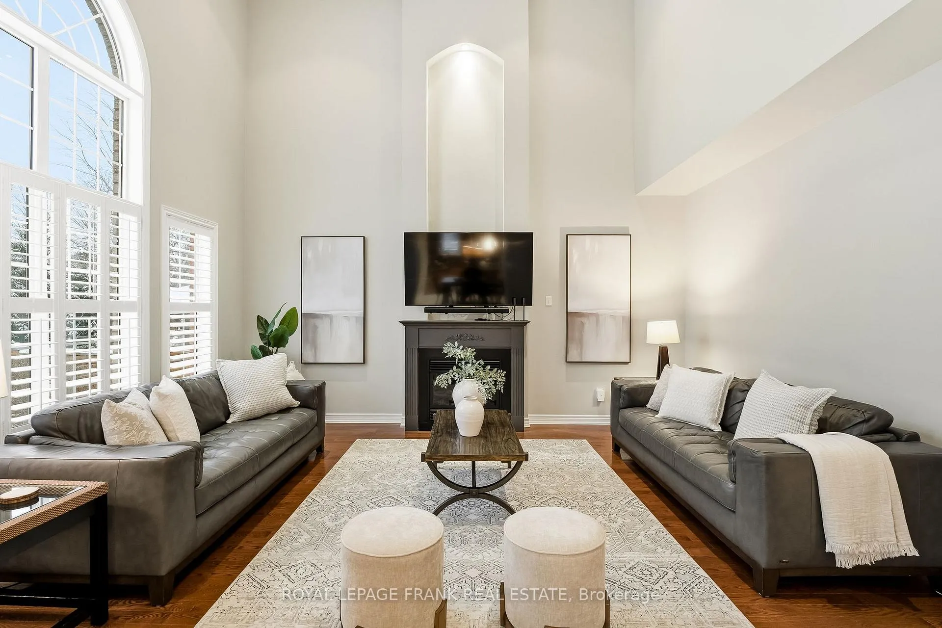 Photo 11 of 2 Braddock Court, Whitby, Brooklin — HOMEH