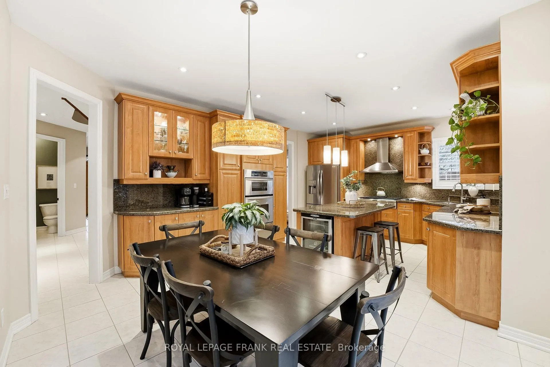 Photo 13 of 2 Braddock Court, Whitby, Brooklin — HOMEH