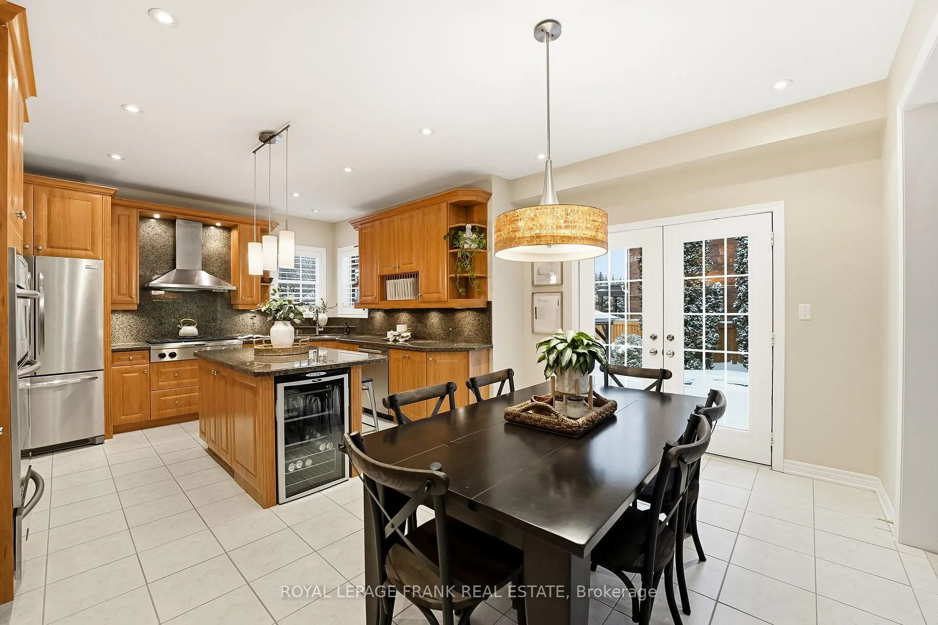 Photo 14 of 2 Braddock Court, Whitby, Brooklin — HOMEH