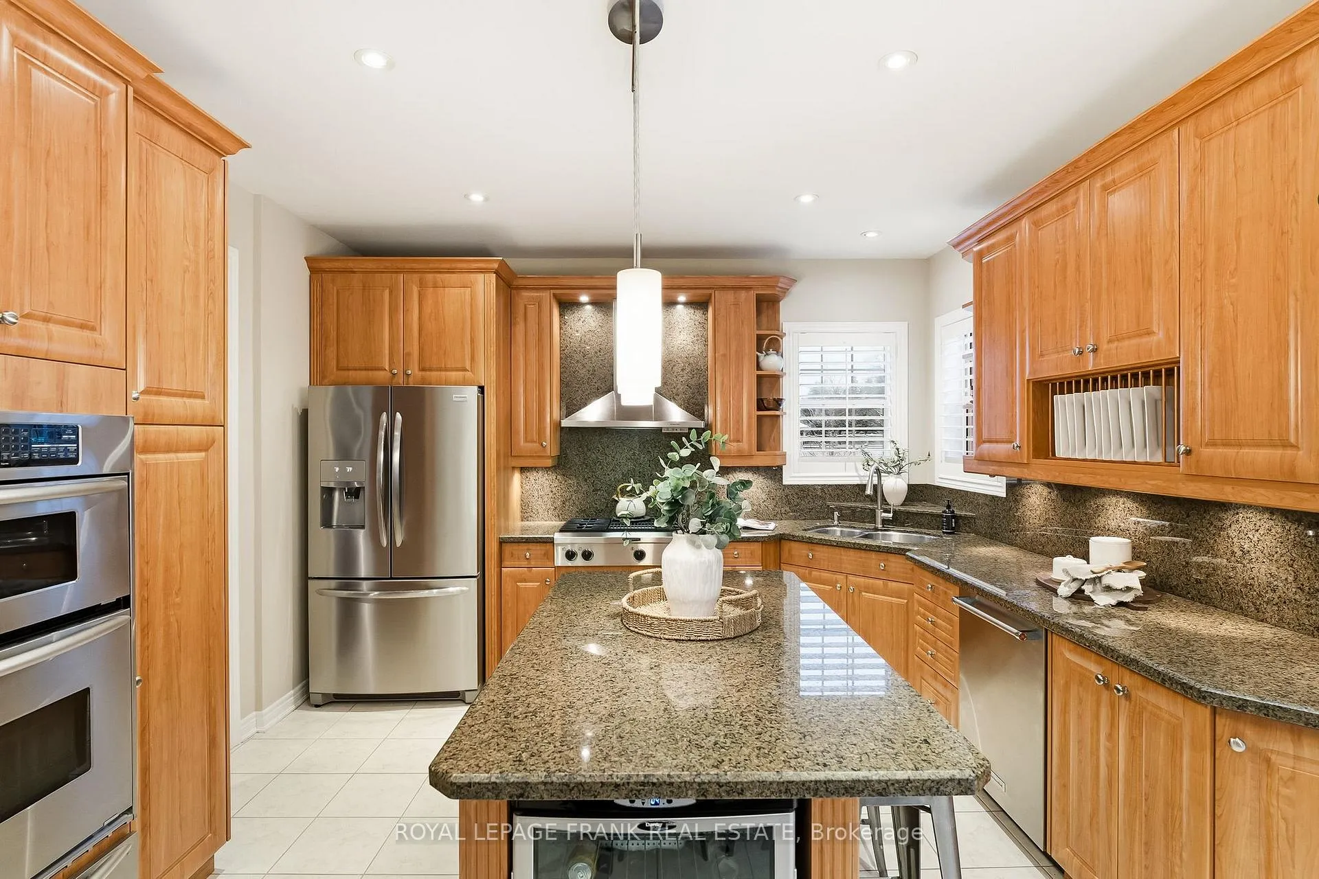 Photo 16 of 2 Braddock Court, Whitby, Brooklin — HOMEH