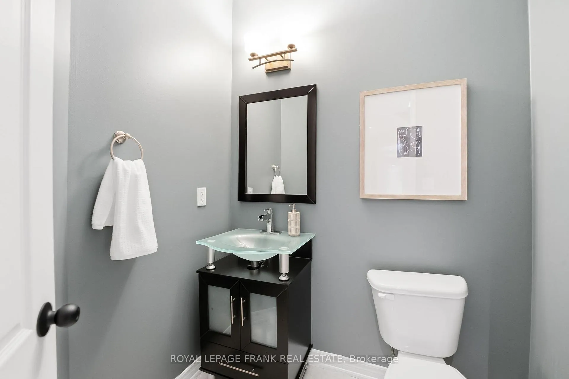 Photo 18 of 2 Braddock Court, Whitby, Brooklin — HOMEH