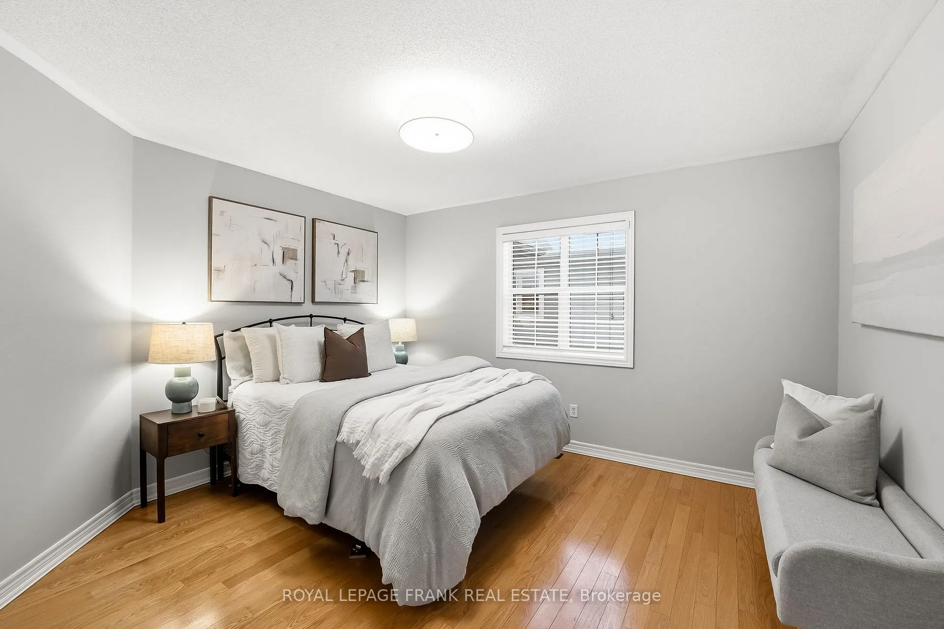 Photo 24 of 2 Braddock Court, Whitby, Brooklin — HOMEH
