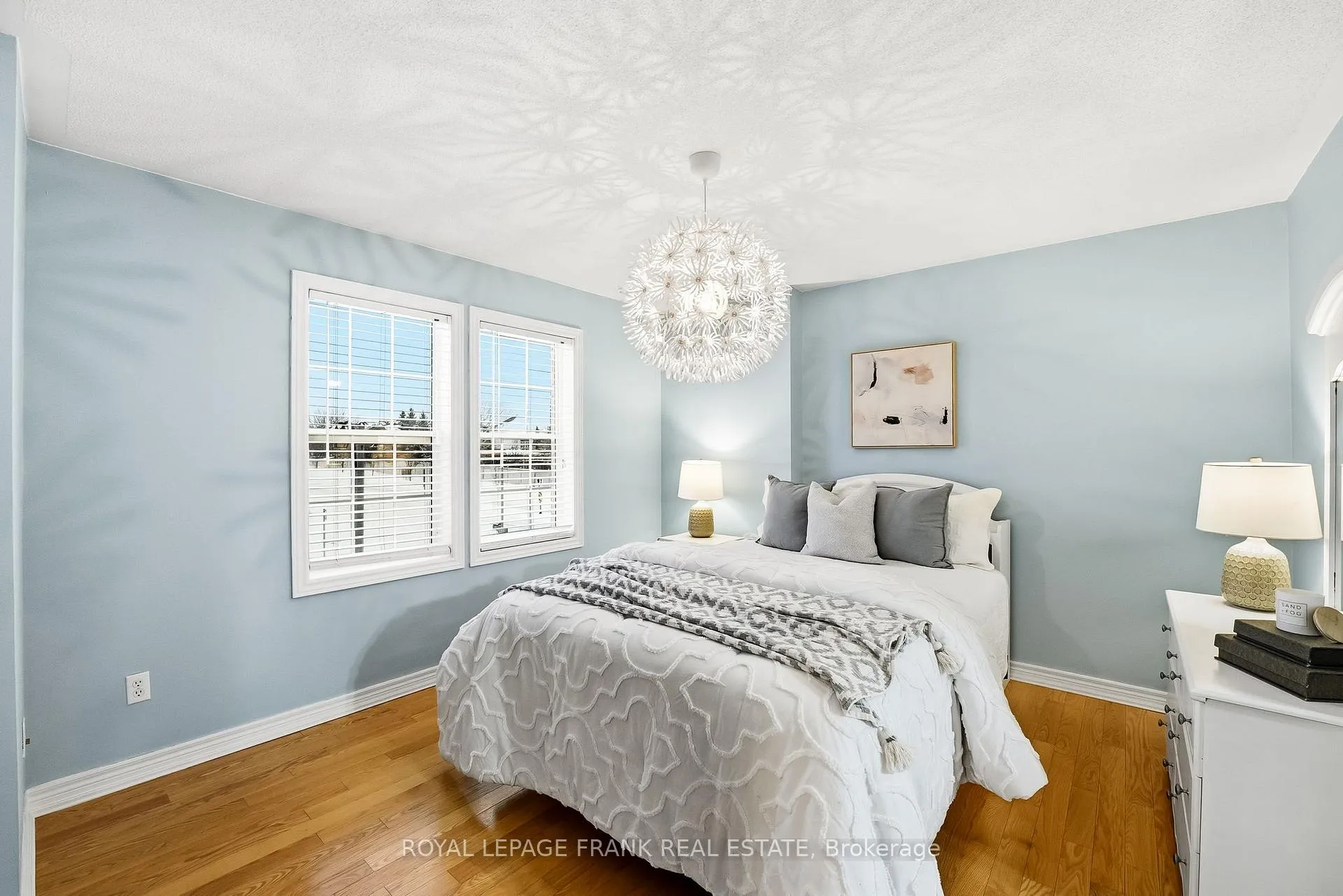 Photo 25 of 2 Braddock Court, Whitby, Brooklin — HOMEH