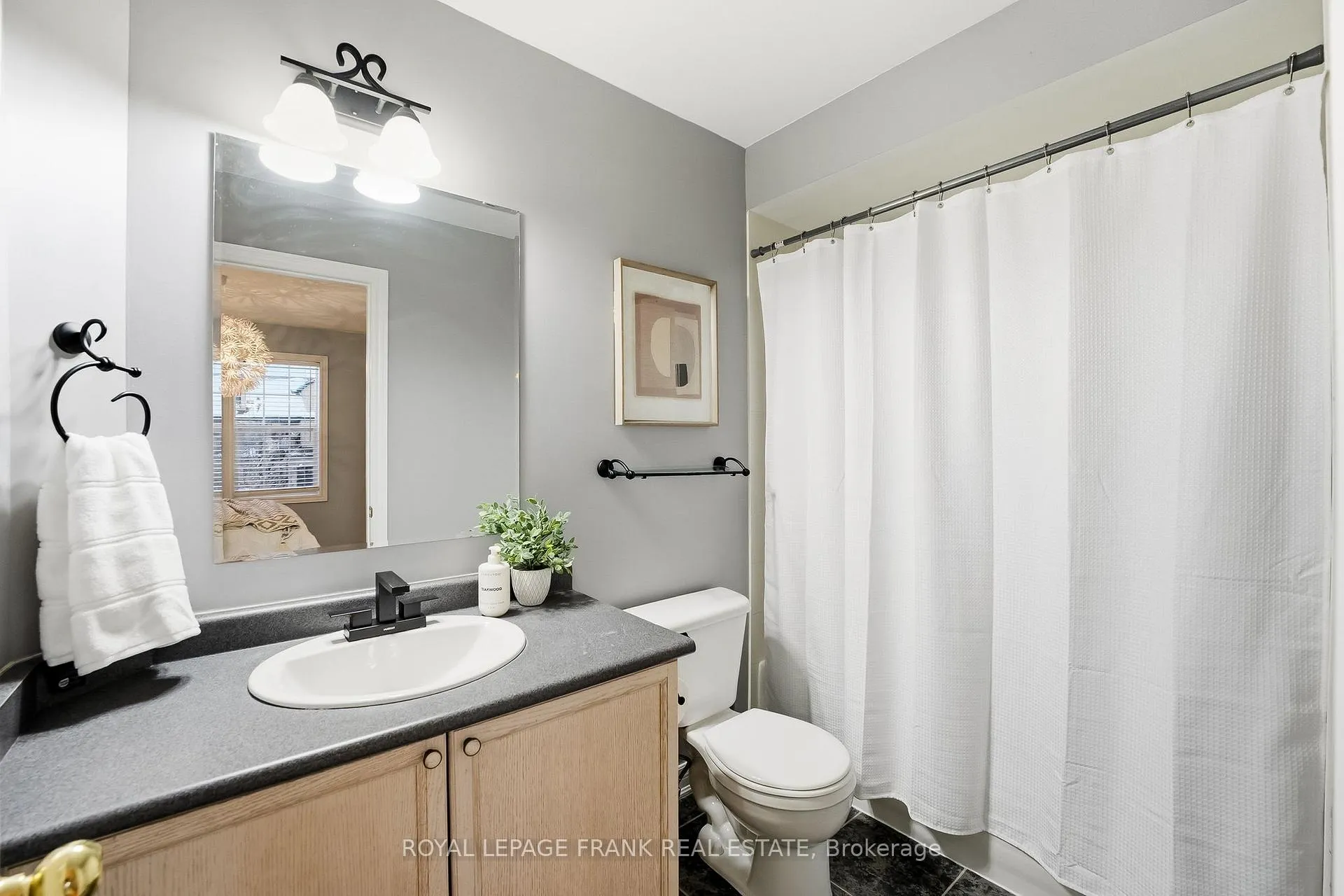 Photo 26 of 2 Braddock Court, Whitby, Brooklin — HOMEH