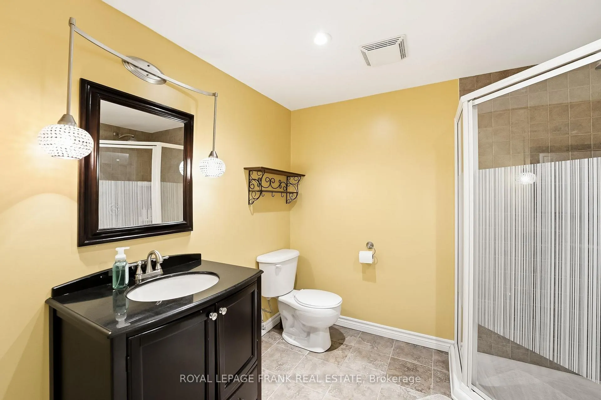 Photo 32 of 2 Braddock Court, Whitby, Brooklin — HOMEH