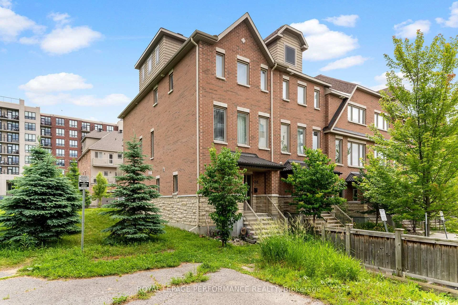 Photo 2 of 130 Matador Private, Ottawa, Carson Meadows — HOMEH