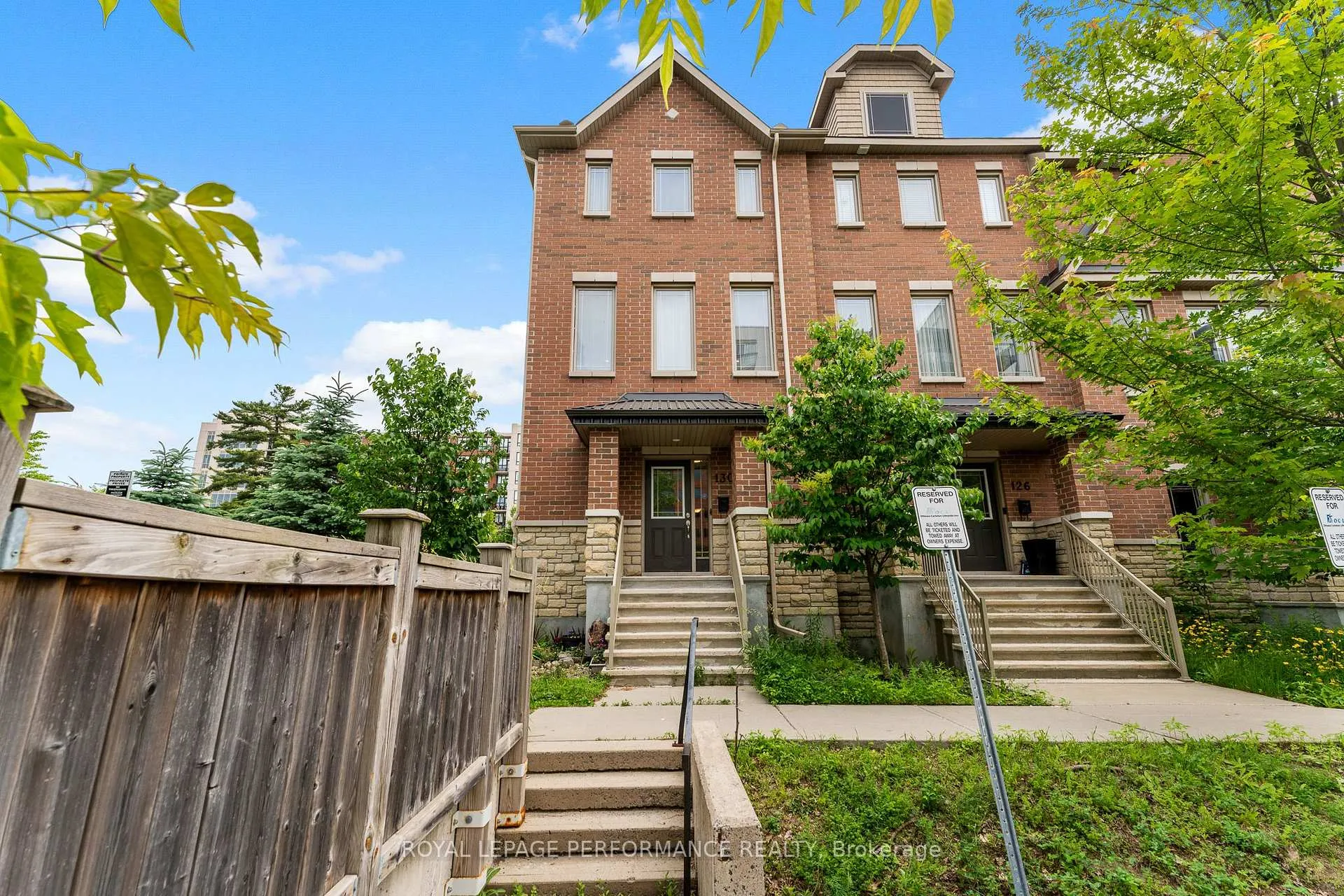 Photo 3 of 130 Matador Private, Ottawa, Carson Meadows — HOMEH