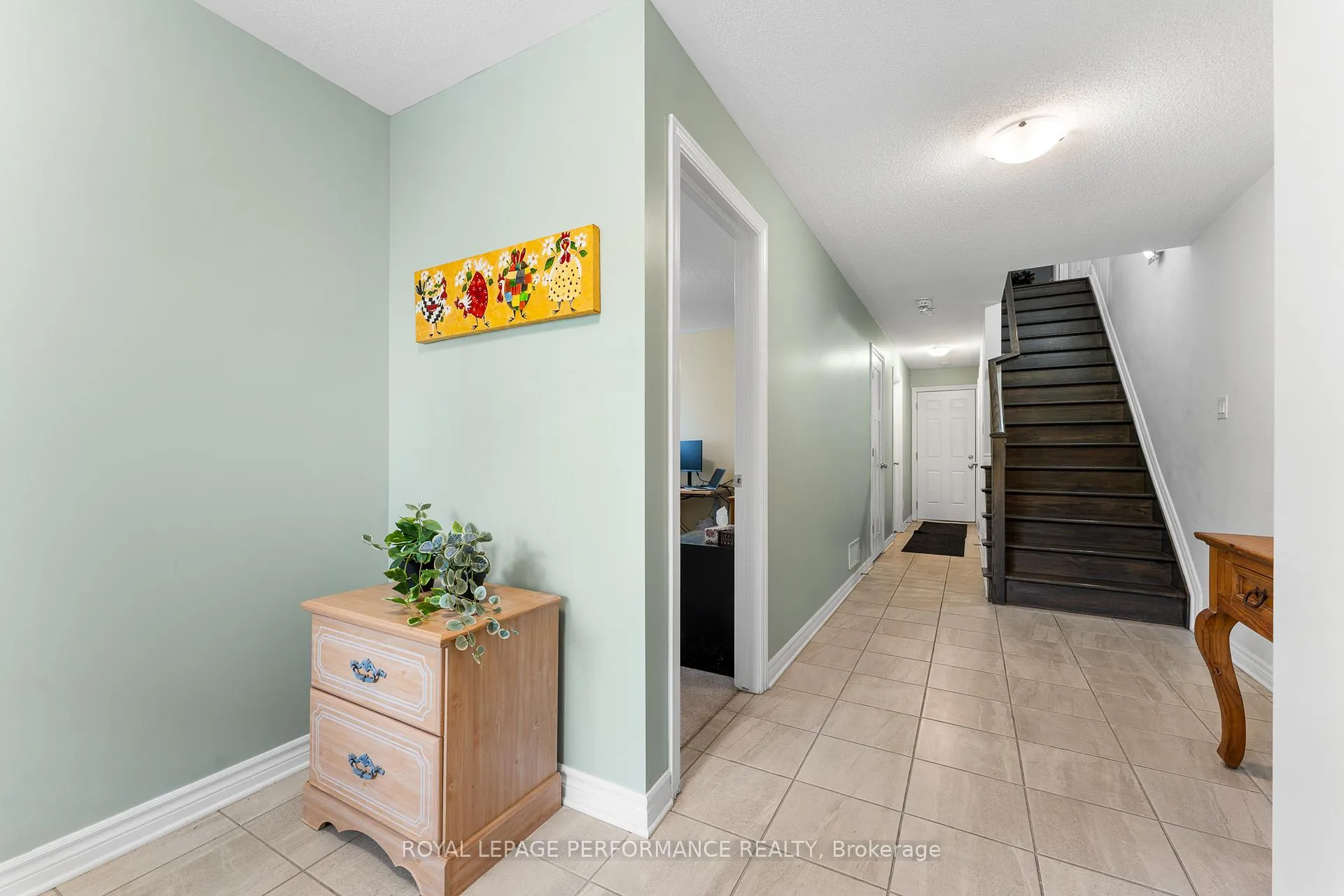Photo 7 of 130 Matador Private, Ottawa, Carson Meadows — HOMEH
