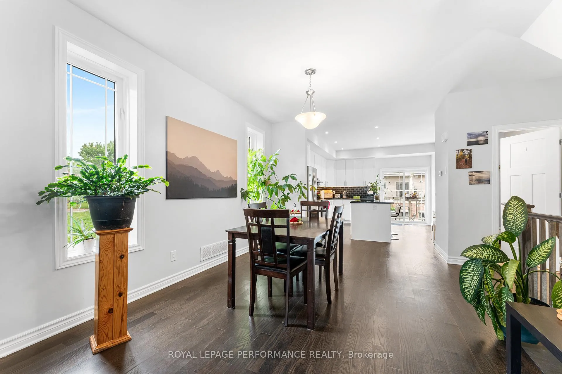 Photo 10 of 130 Matador Private, Ottawa, Carson Meadows — HOMEH