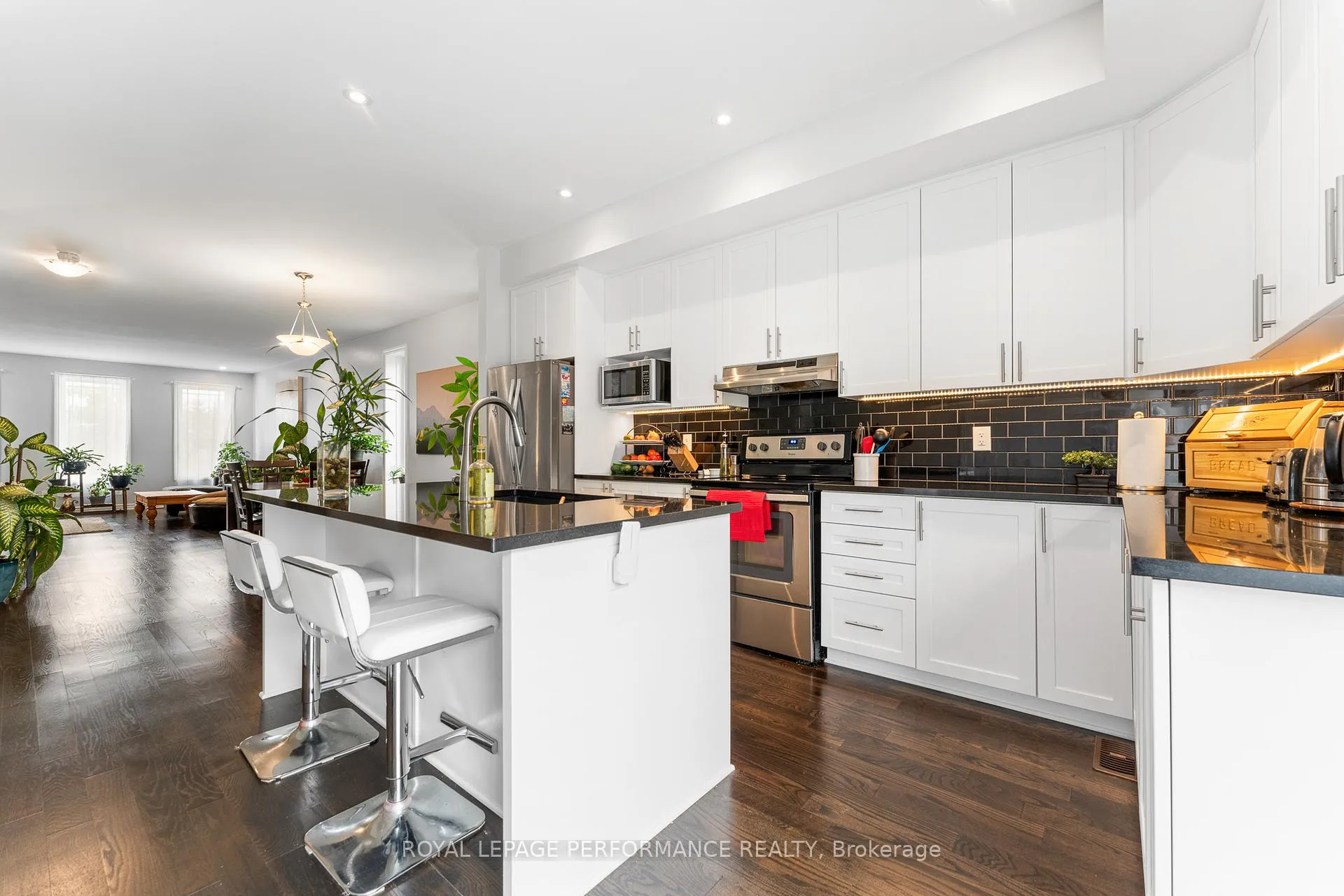 Photo 16 of 130 Matador Private, Ottawa, Carson Meadows — HOMEH