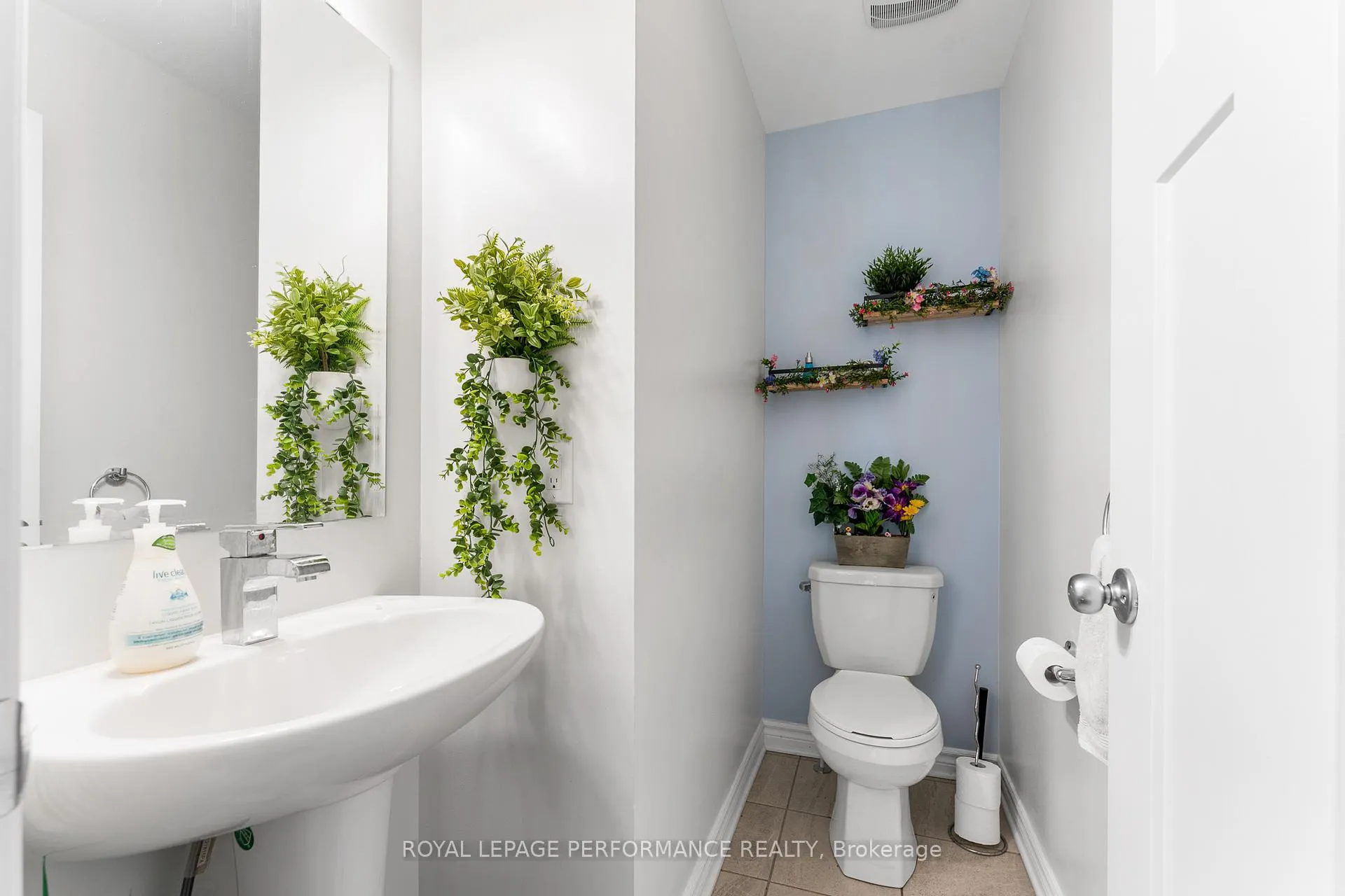 Photo 20 of 130 Matador Private, Ottawa, Carson Meadows — HOMEH