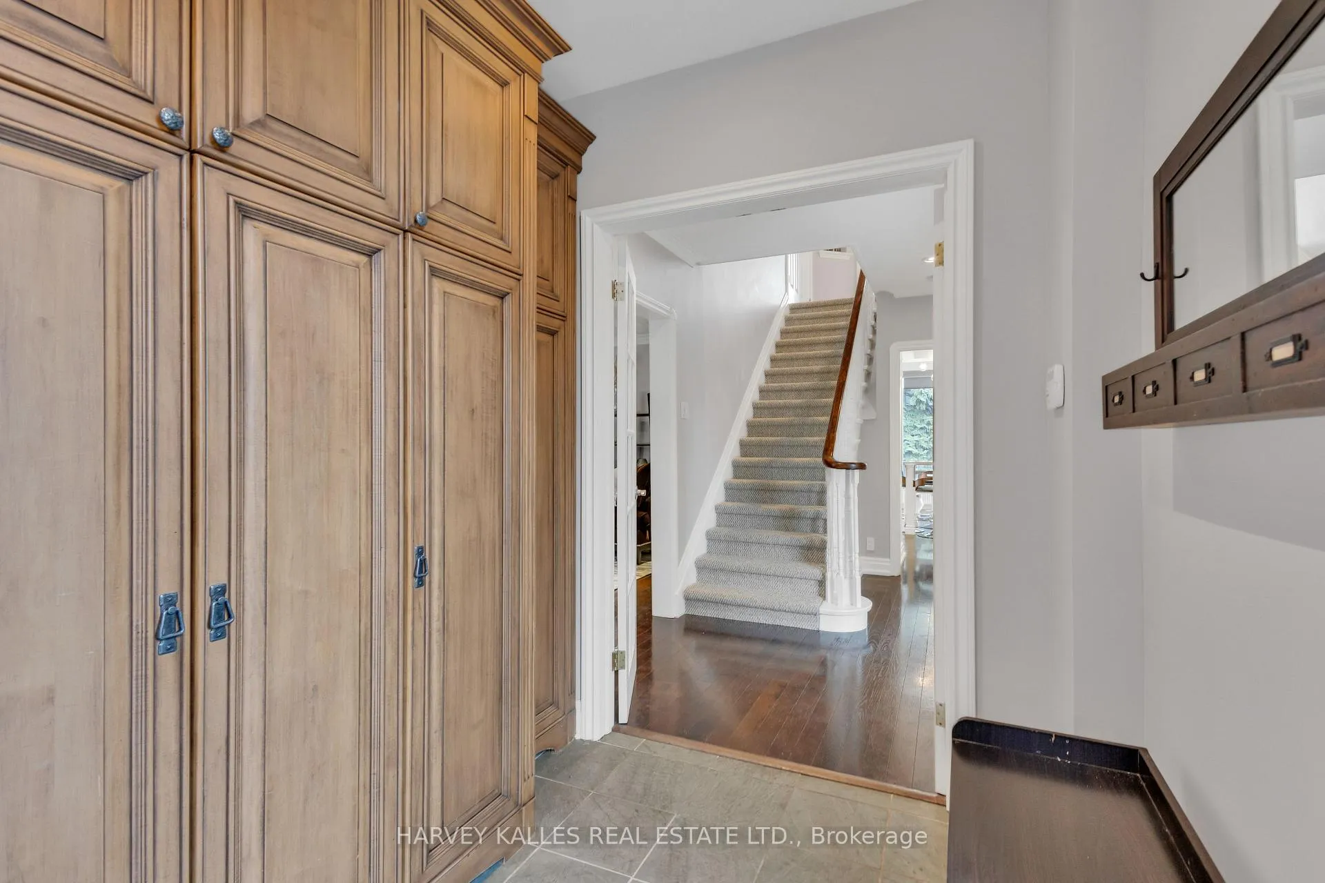 Photo 4 of 27 Peveril Hill S, Toronto, Humewood-Cedarvale — HOMEH