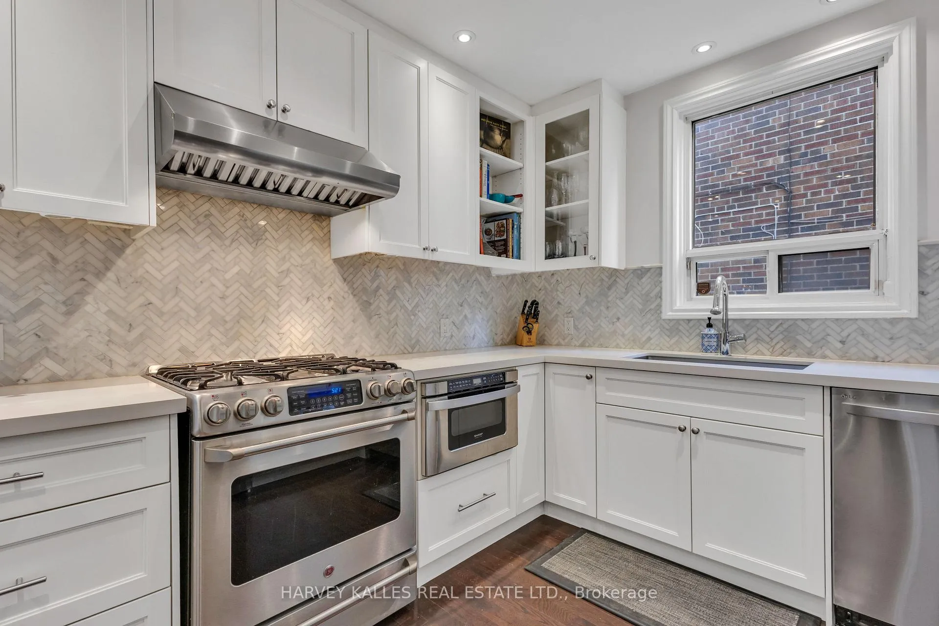 Photo 12 of 27 Peveril Hill S, Toronto, Humewood-Cedarvale — HOMEH