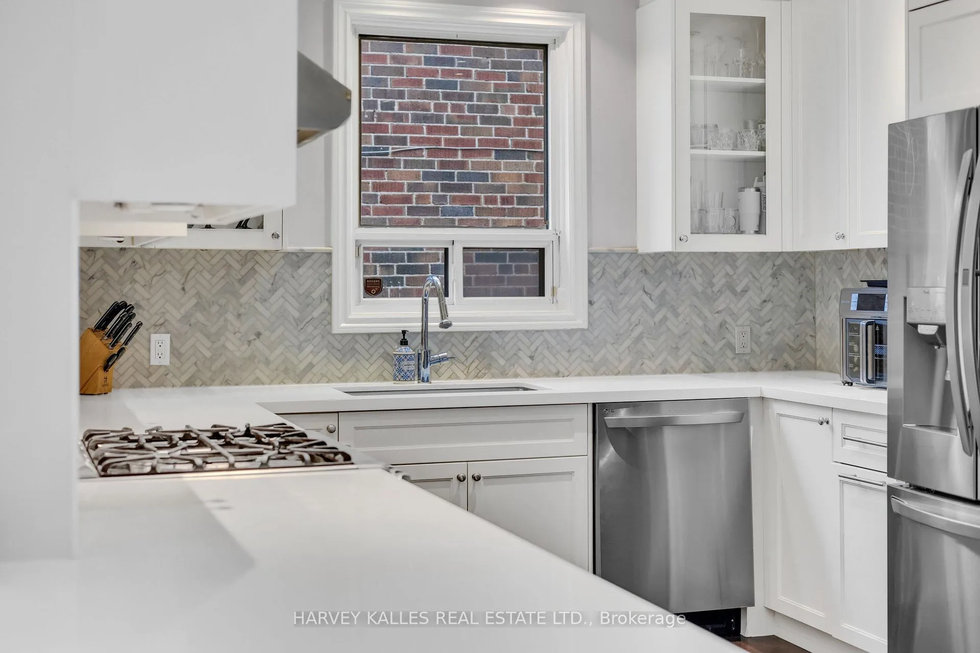 Photo 14 of 27 Peveril Hill S, Toronto, Humewood-Cedarvale — HOMEH