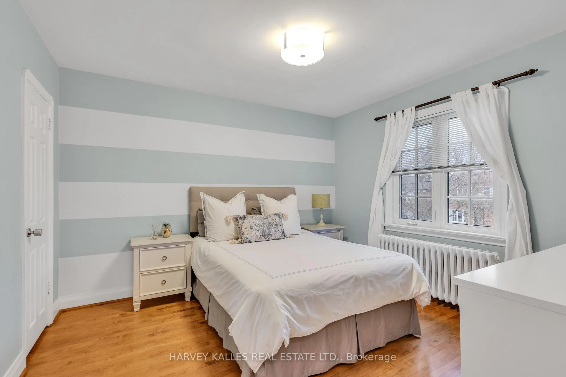 Photo 31 of 27 Peveril Hill S, Toronto, Humewood-Cedarvale — HOMEH
