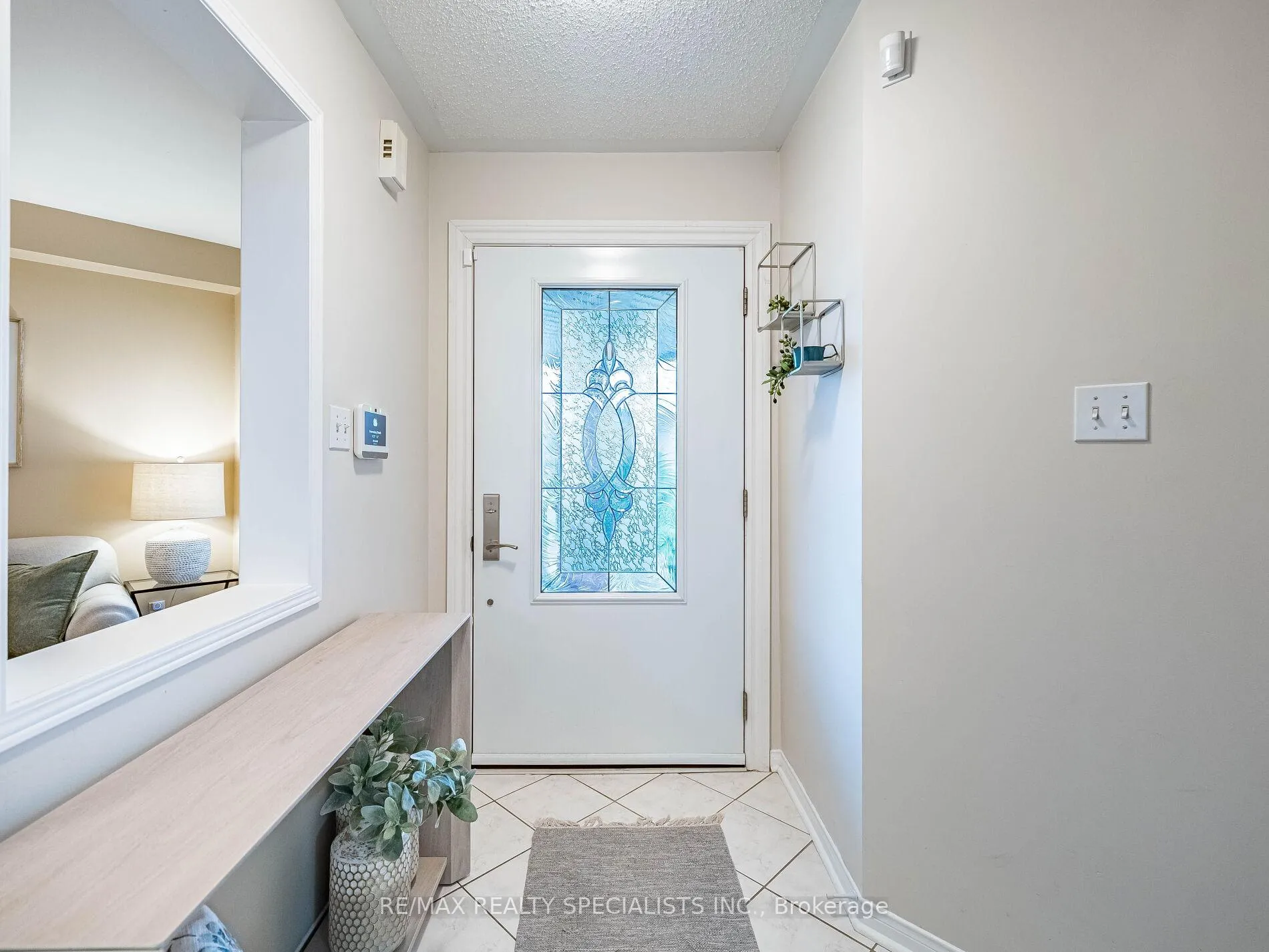 Photo 4 of 18 Willow Park Drive, Brampton, Sandringham-Wellington — HOMEH