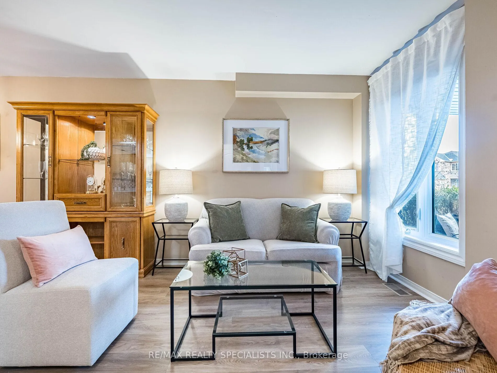 Photo 5 of 18 Willow Park Drive, Brampton, Sandringham-Wellington — HOMEH