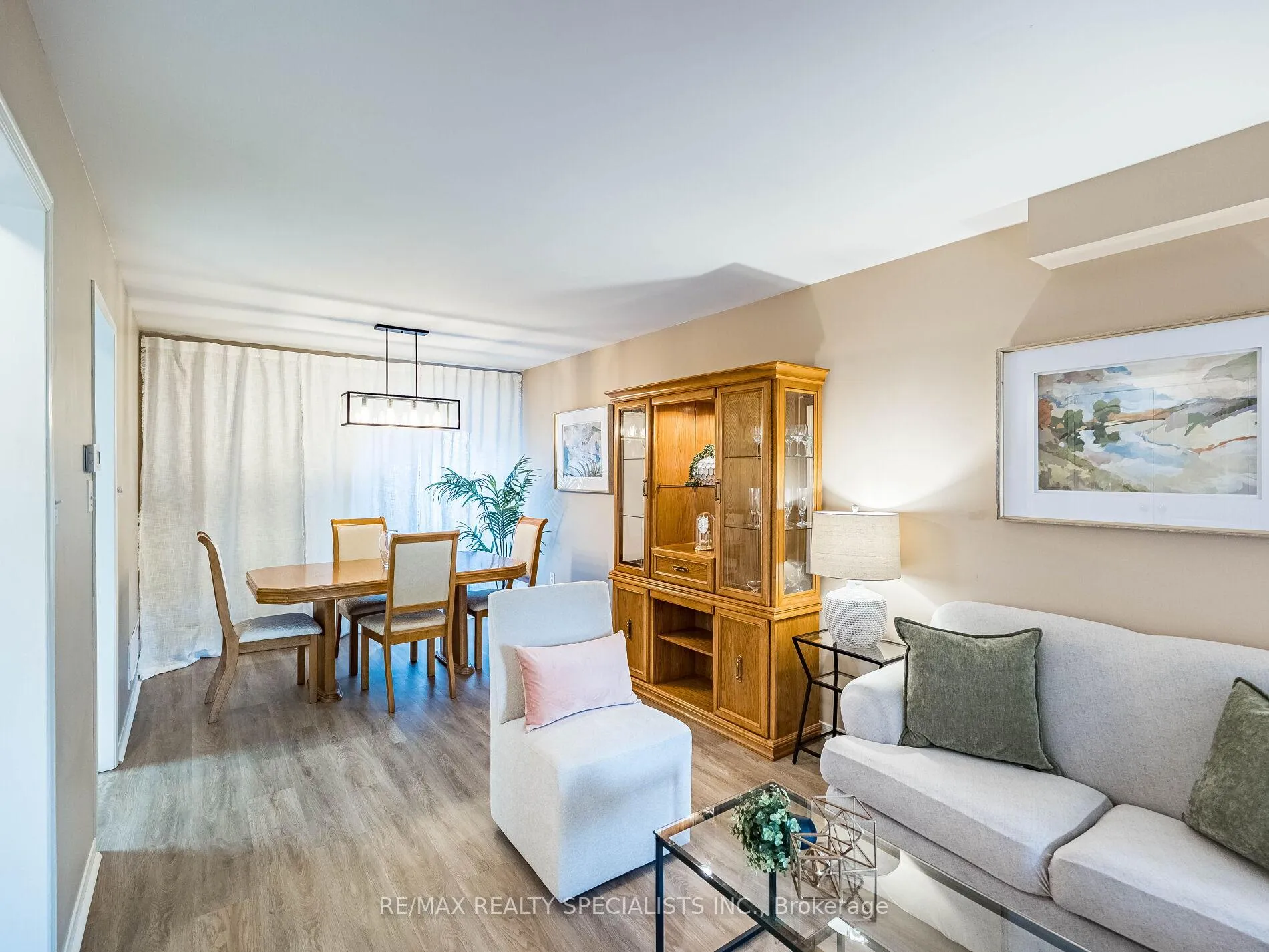 Photo 7 of 18 Willow Park Drive, Brampton, Sandringham-Wellington — HOMEH