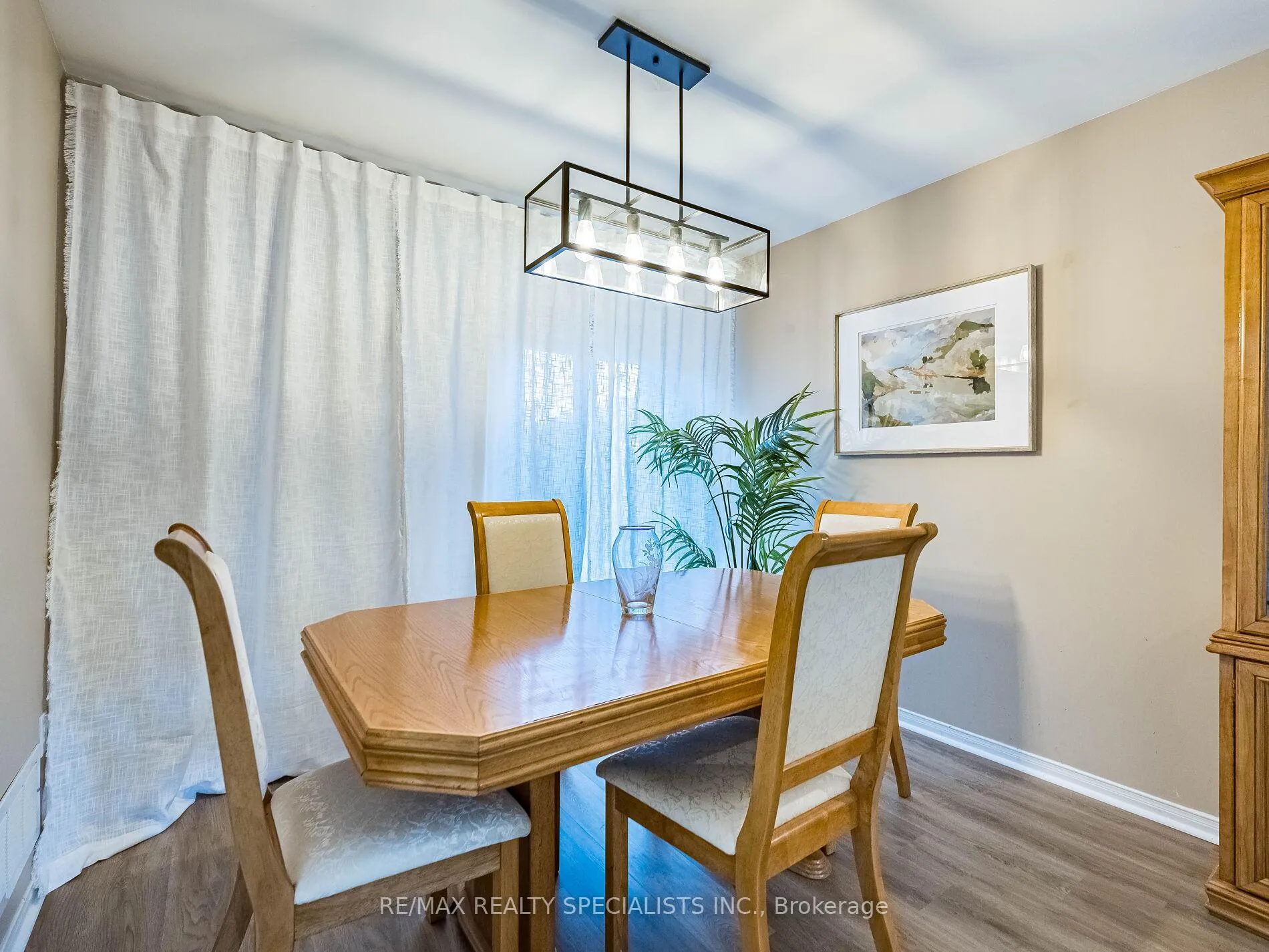 Photo 9 of 18 Willow Park Drive, Brampton, Sandringham-Wellington — HOMEH
