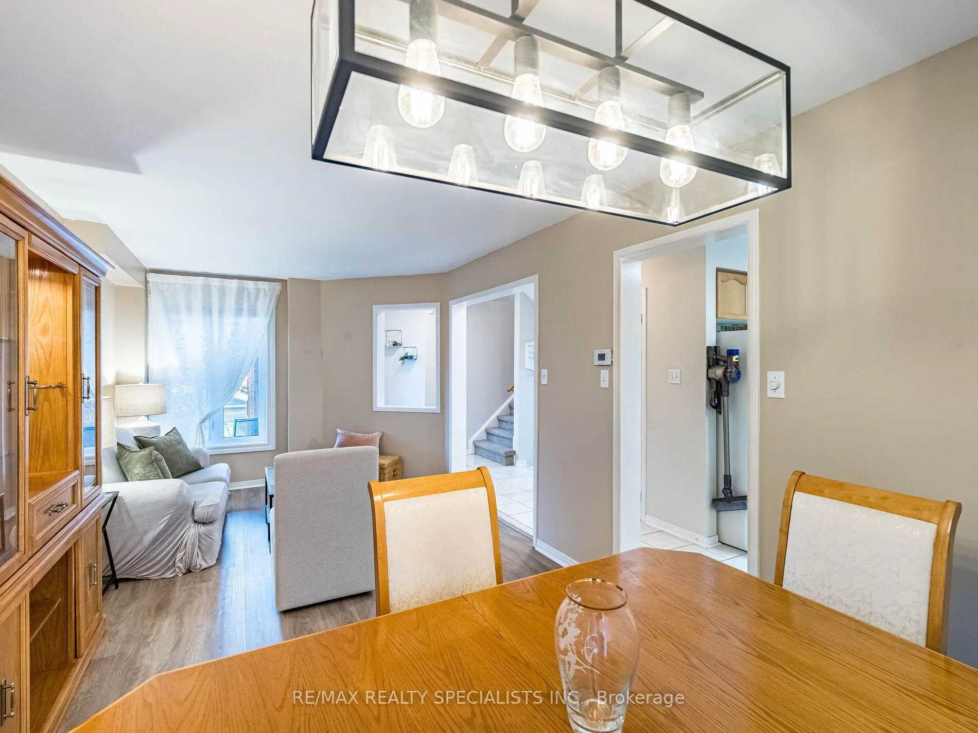 Photo 10 of 18 Willow Park Drive, Brampton, Sandringham-Wellington — HOMEH