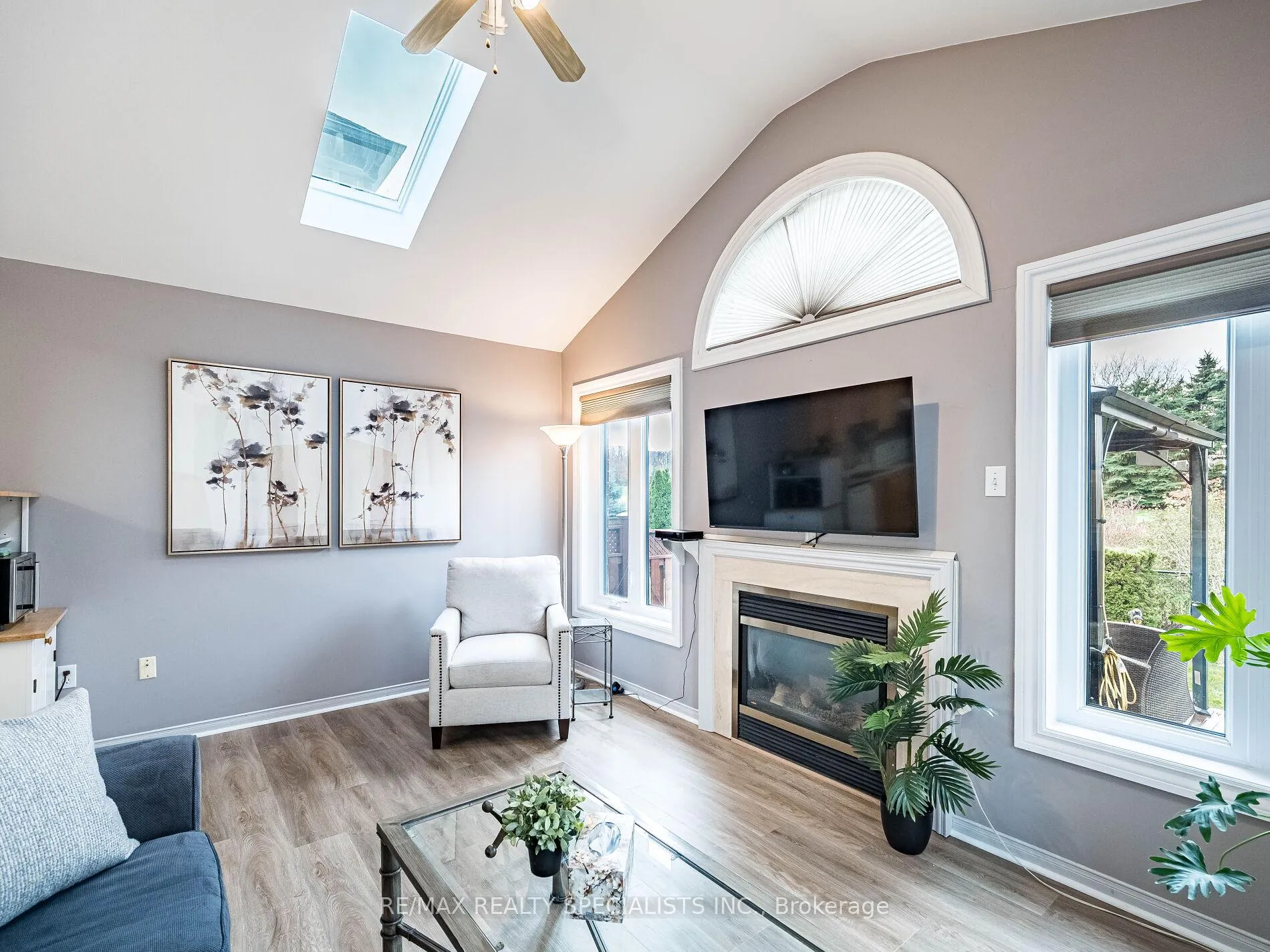 Photo 18 of 18 Willow Park Drive, Brampton, Sandringham-Wellington — HOMEH